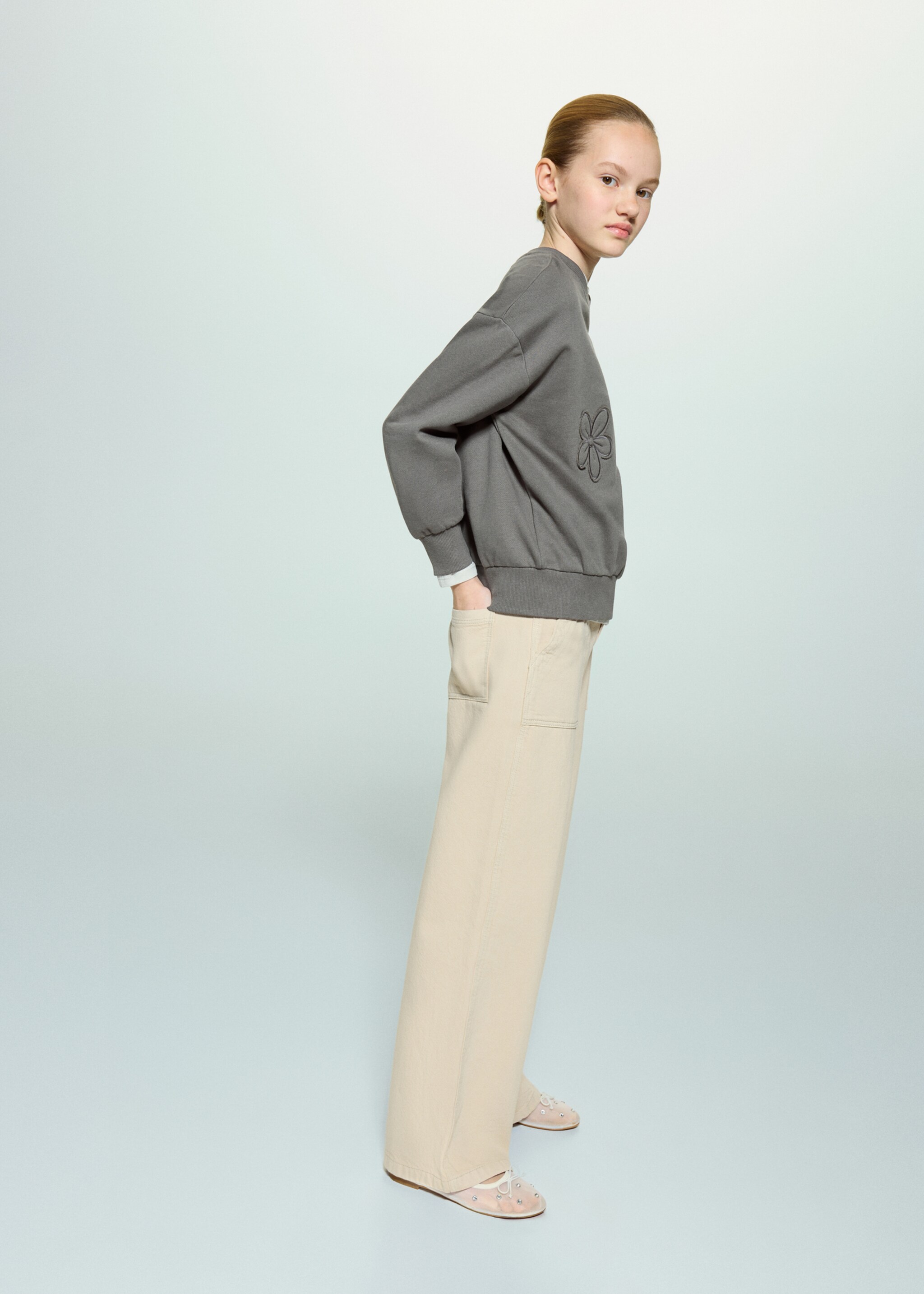Cotton sweatshirt with embroidered flowers - General plane, Charcoal. Ref: 27023718-00.
