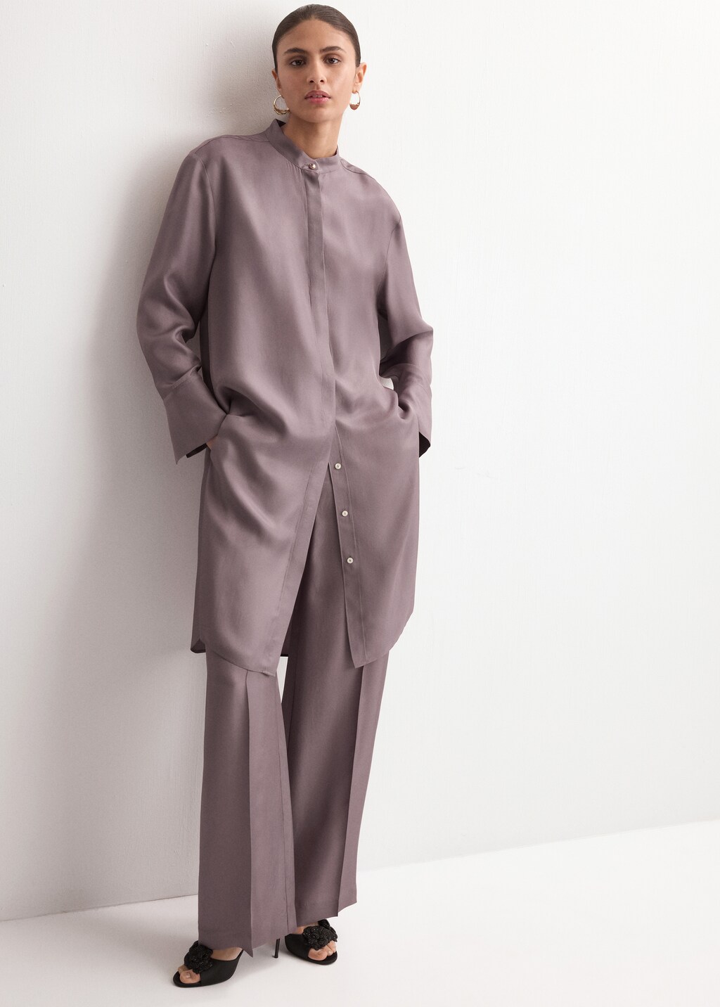 Straight mid-rise pants - image 2