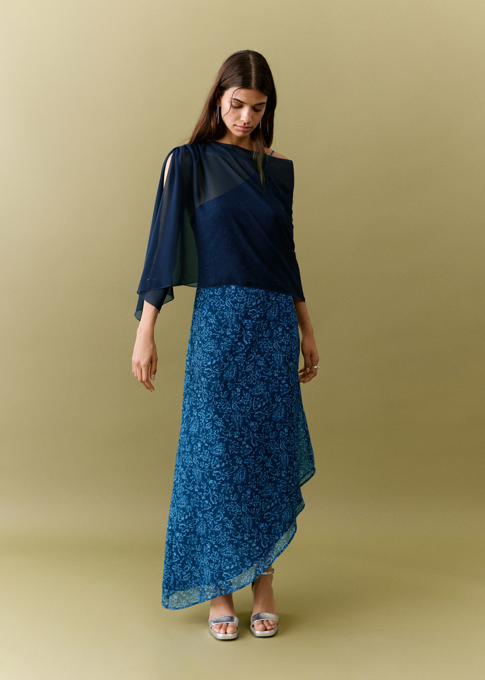 غطاء شبه شفاف مع فتحة - رؤية عامة, أزرق غامق. Ref: 27025815-00.