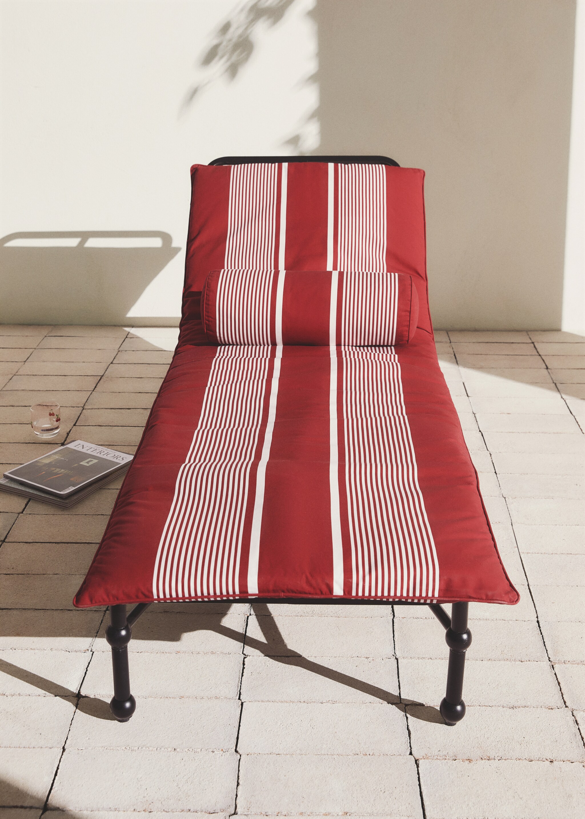 Waterproof striped lounge chair topper 70x200 cm - General plane, Red. Ref: 27025833-00.