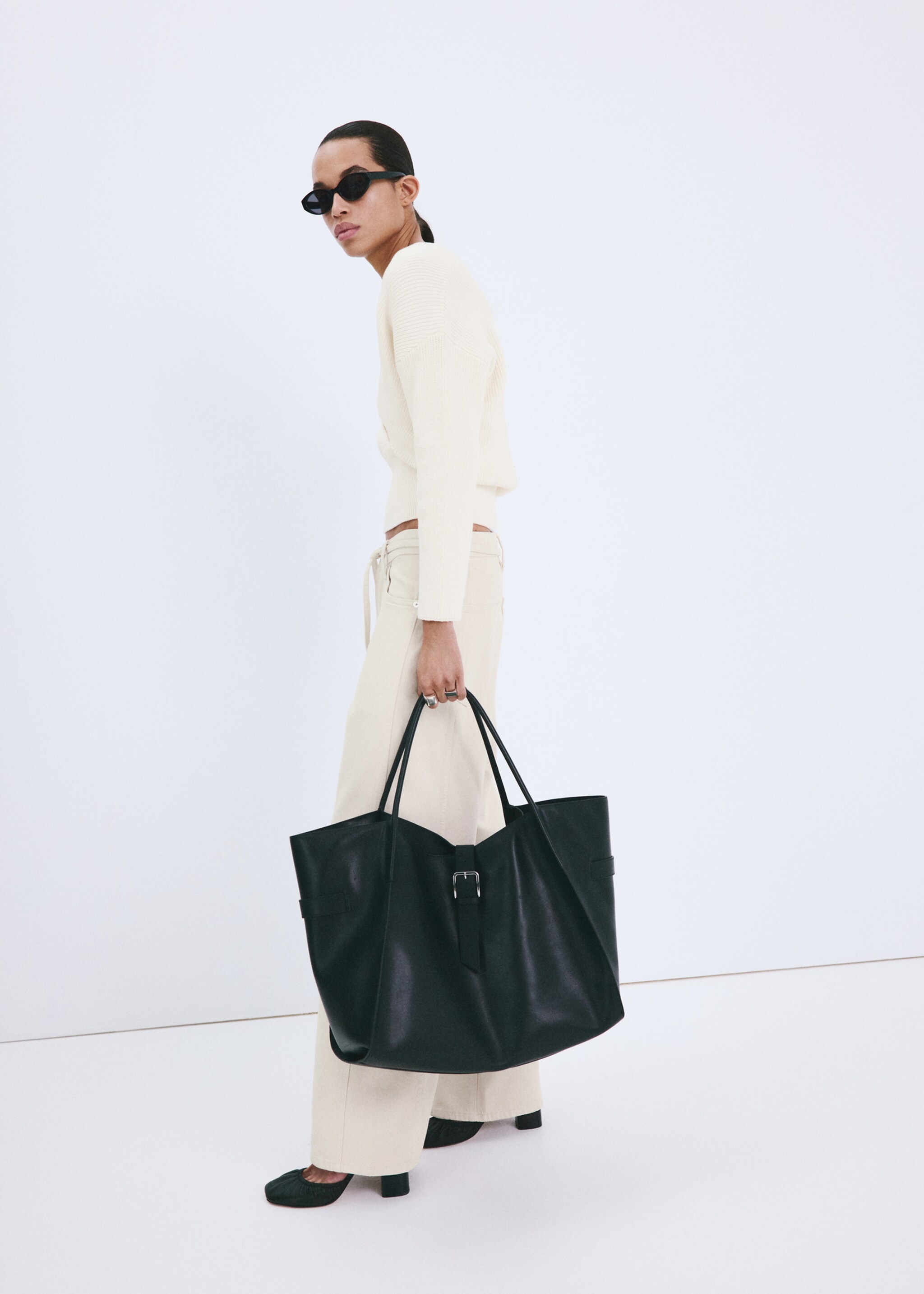 V-neck ribbed knit sweater - General plane, Ecru. Ref: 27025836-00.