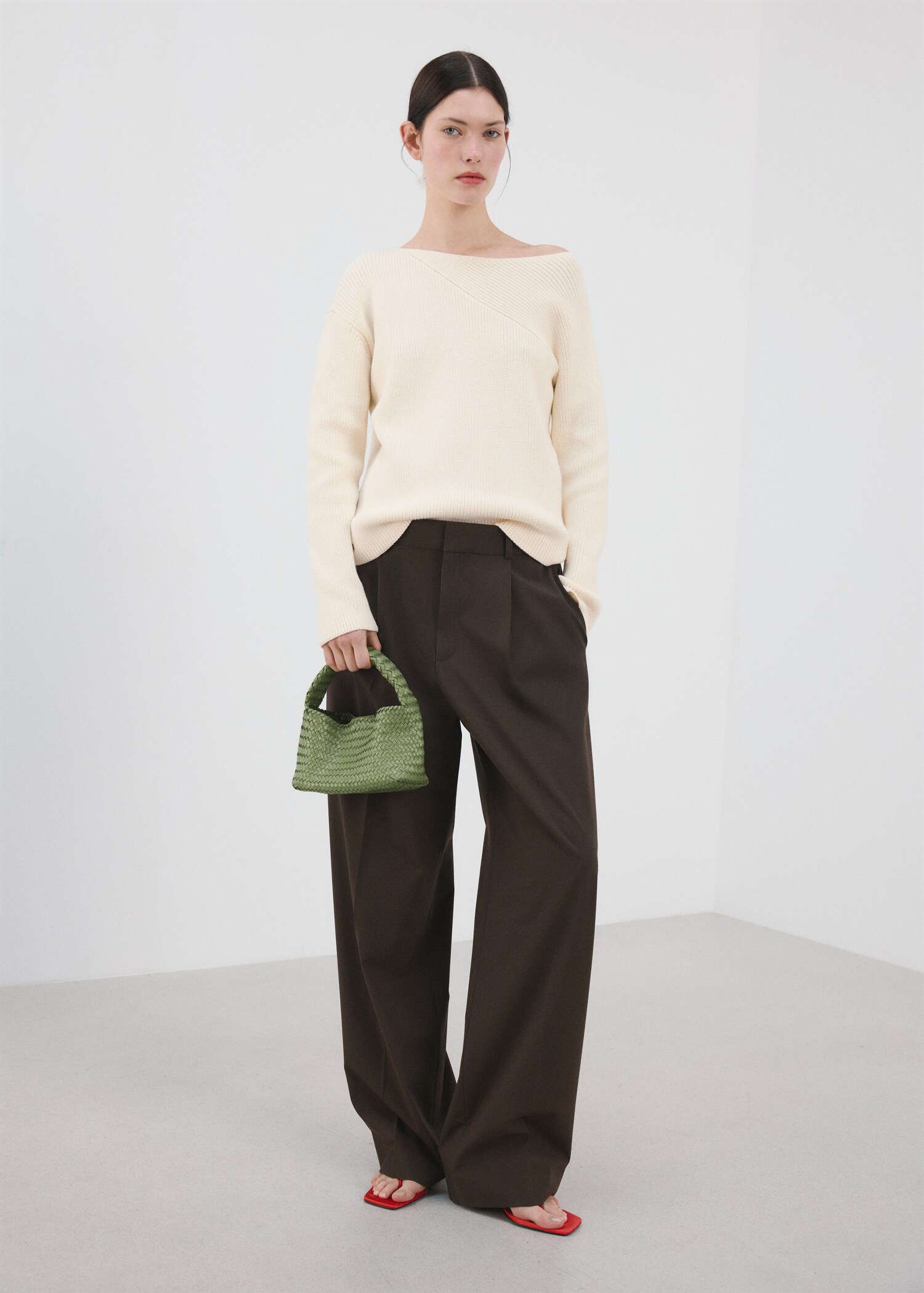 Boat-neck knitted sweater - General plane