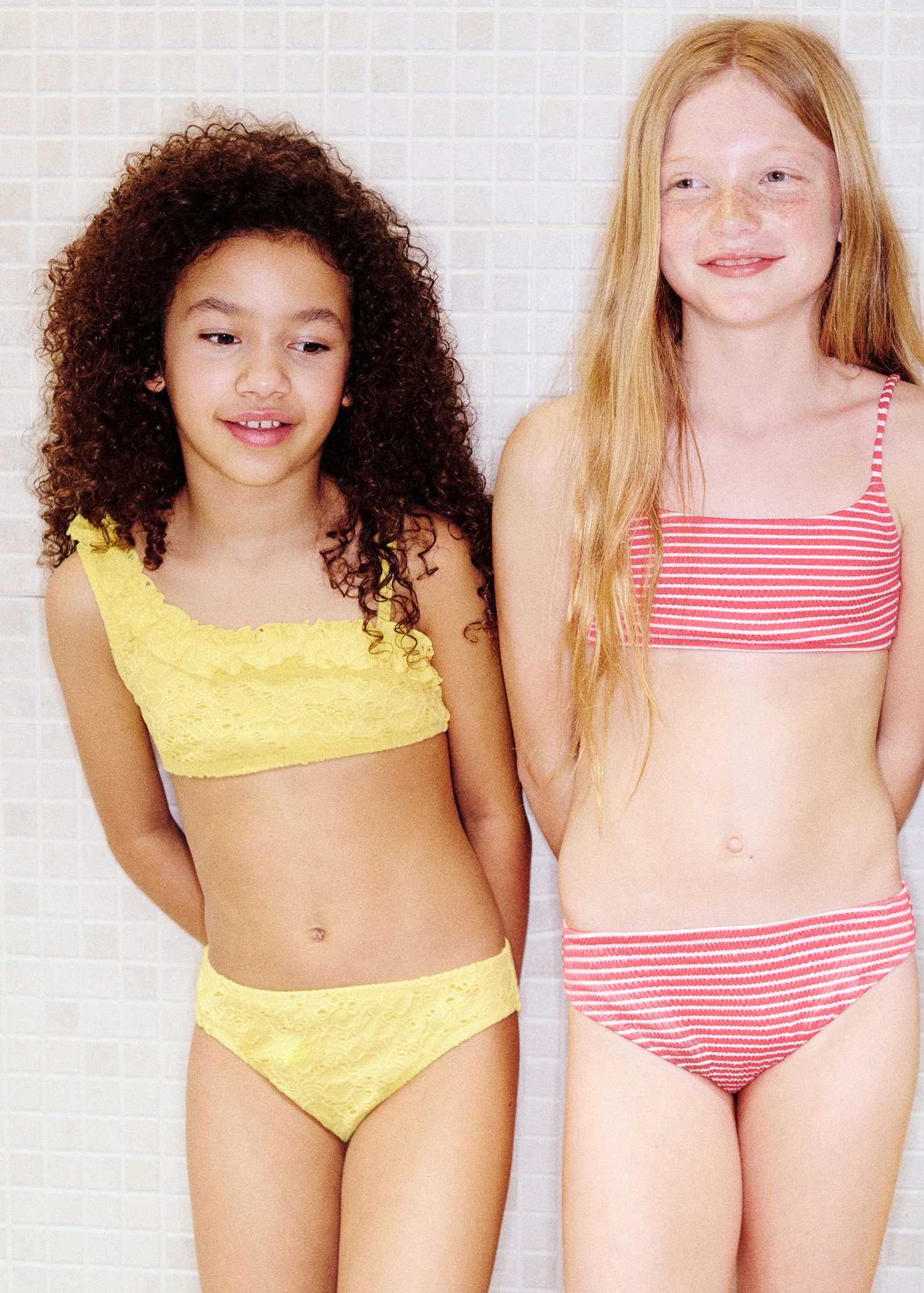 Asymmetrical ruffled bikini - General plane