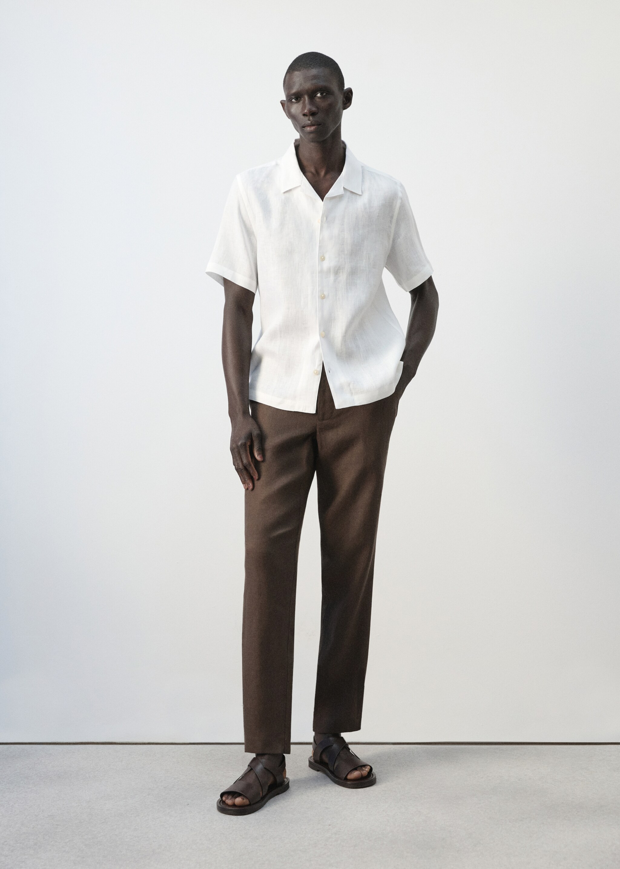 بنطلون كتان 100٪ سليم فيت - رؤية عامة, شوكولاتة. Ref: 27026711-00.