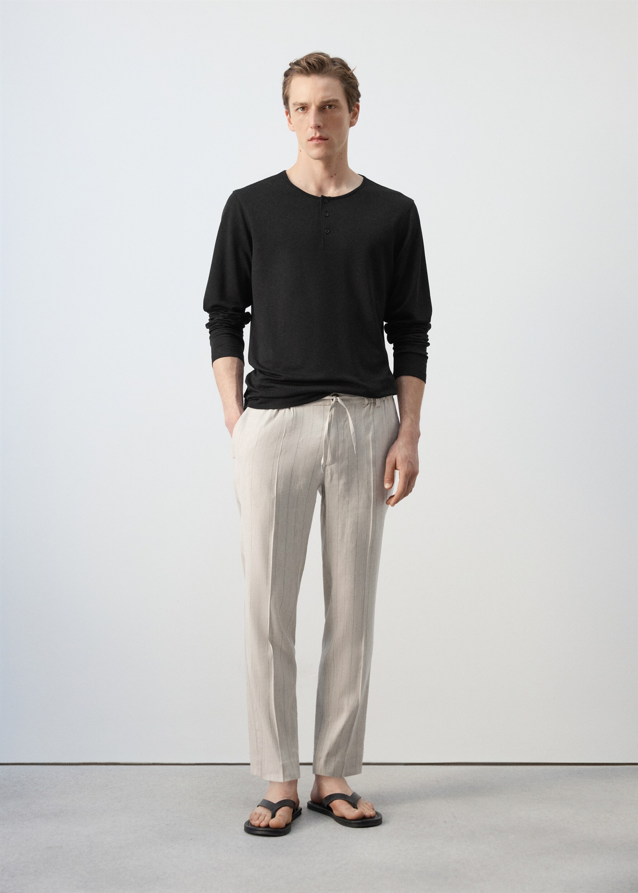 T-shirt col tunisien - Plan général, Noir. Ref: 27027914-00.