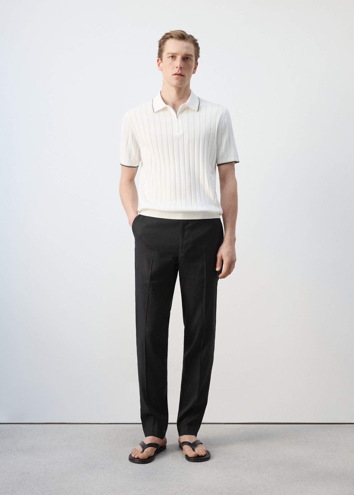 Fine-knit polo shirt with zip - General plane