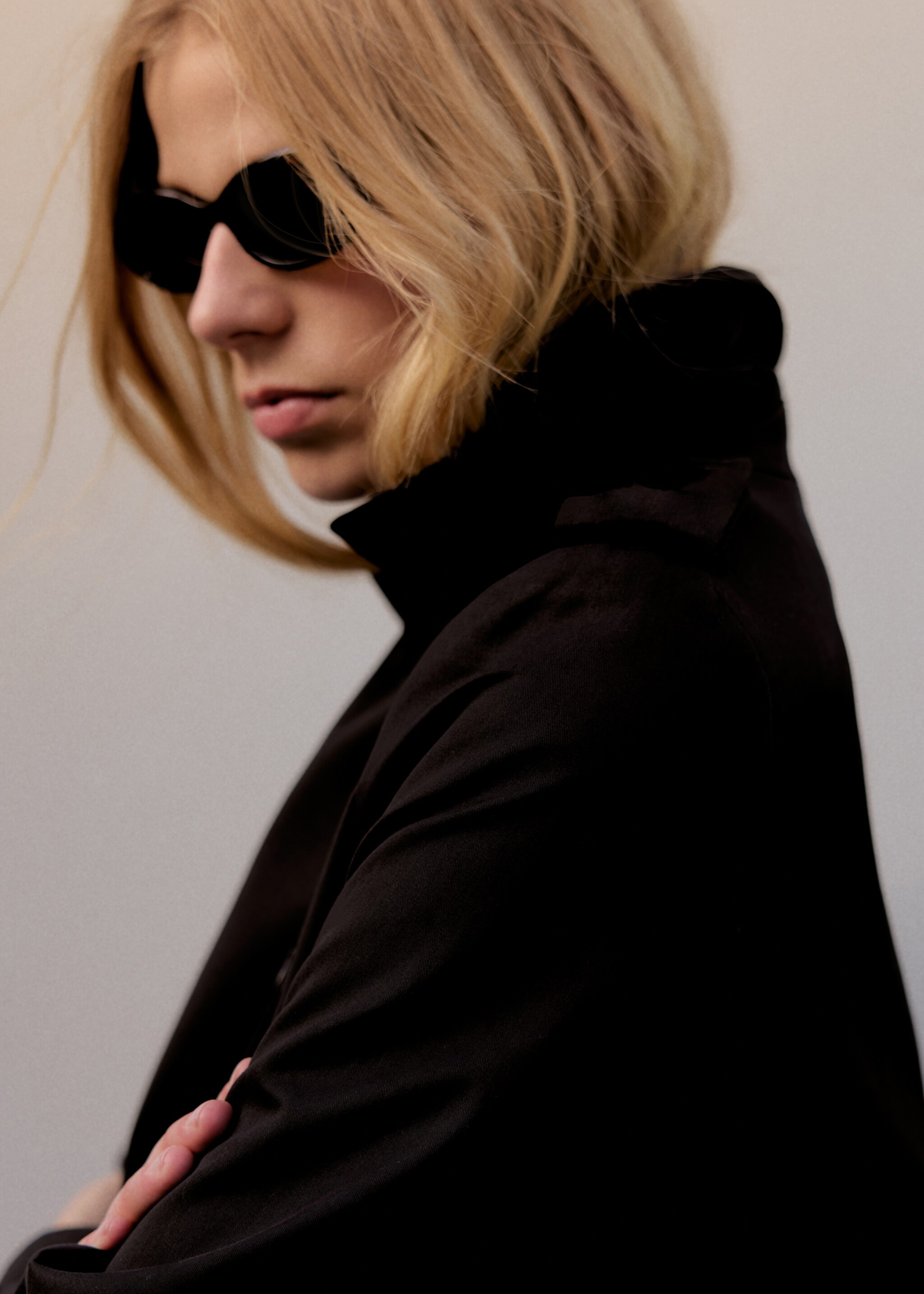 Oval-frame sunglasses - General plane, Black. Ref: 27031181-00.