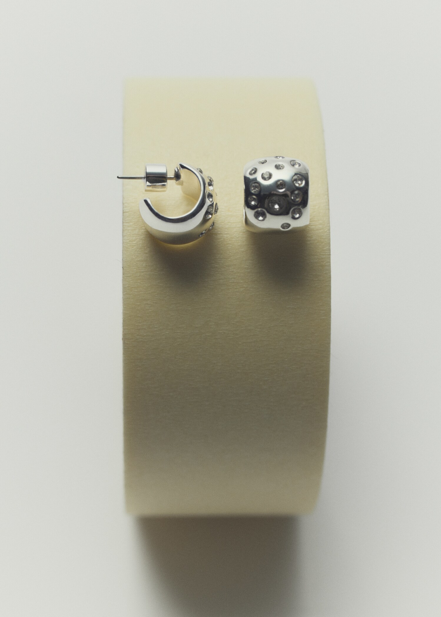 Combined earring set - General plane