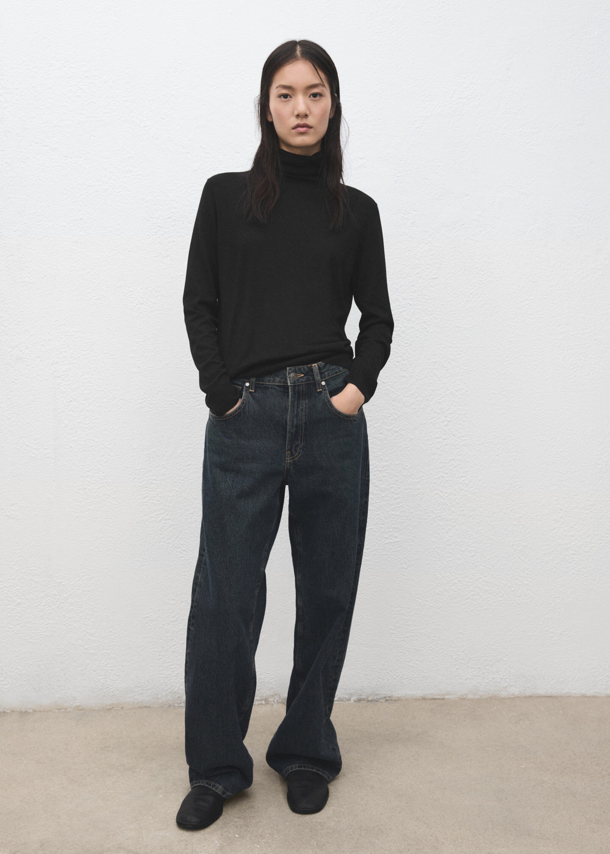 Turtleneck knitted sweater - General plane, Black. Ref: 27031274-00.