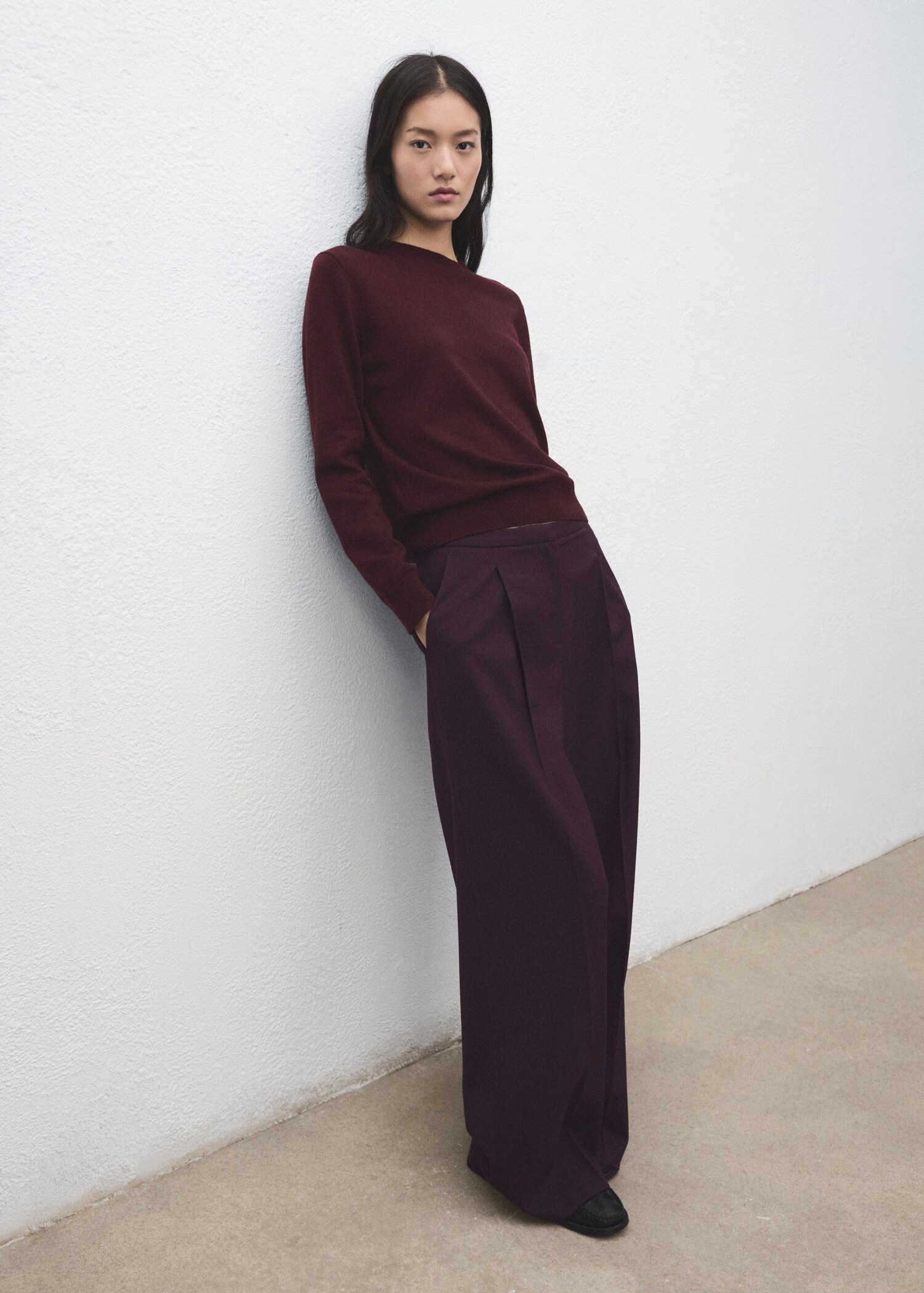 Wide-leg mid-rise pleated trousers - General plane