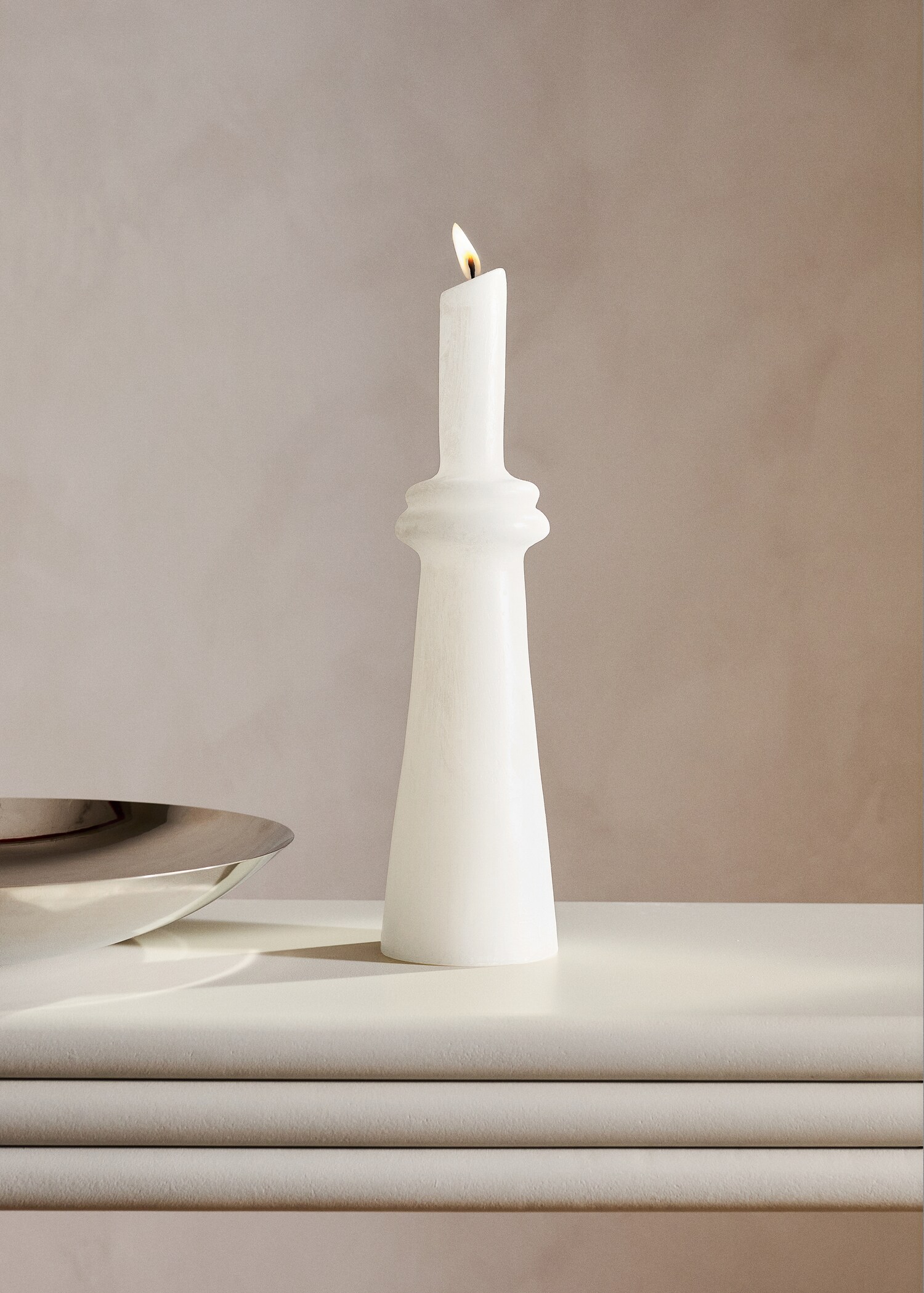 Tall tower decorative candle - General plane