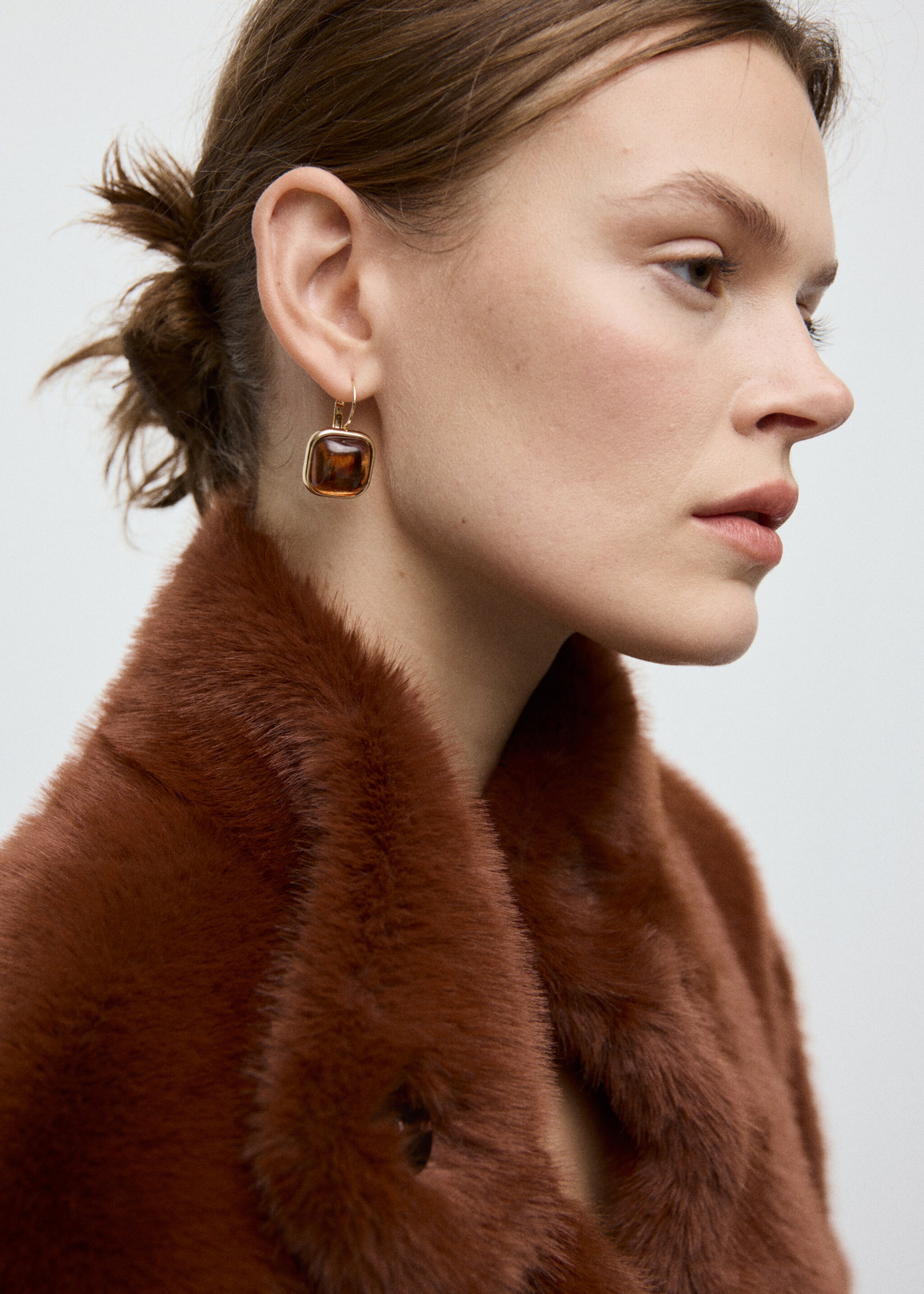 Square resin earrings - General plane, Gold. Ref: 27031346-00.