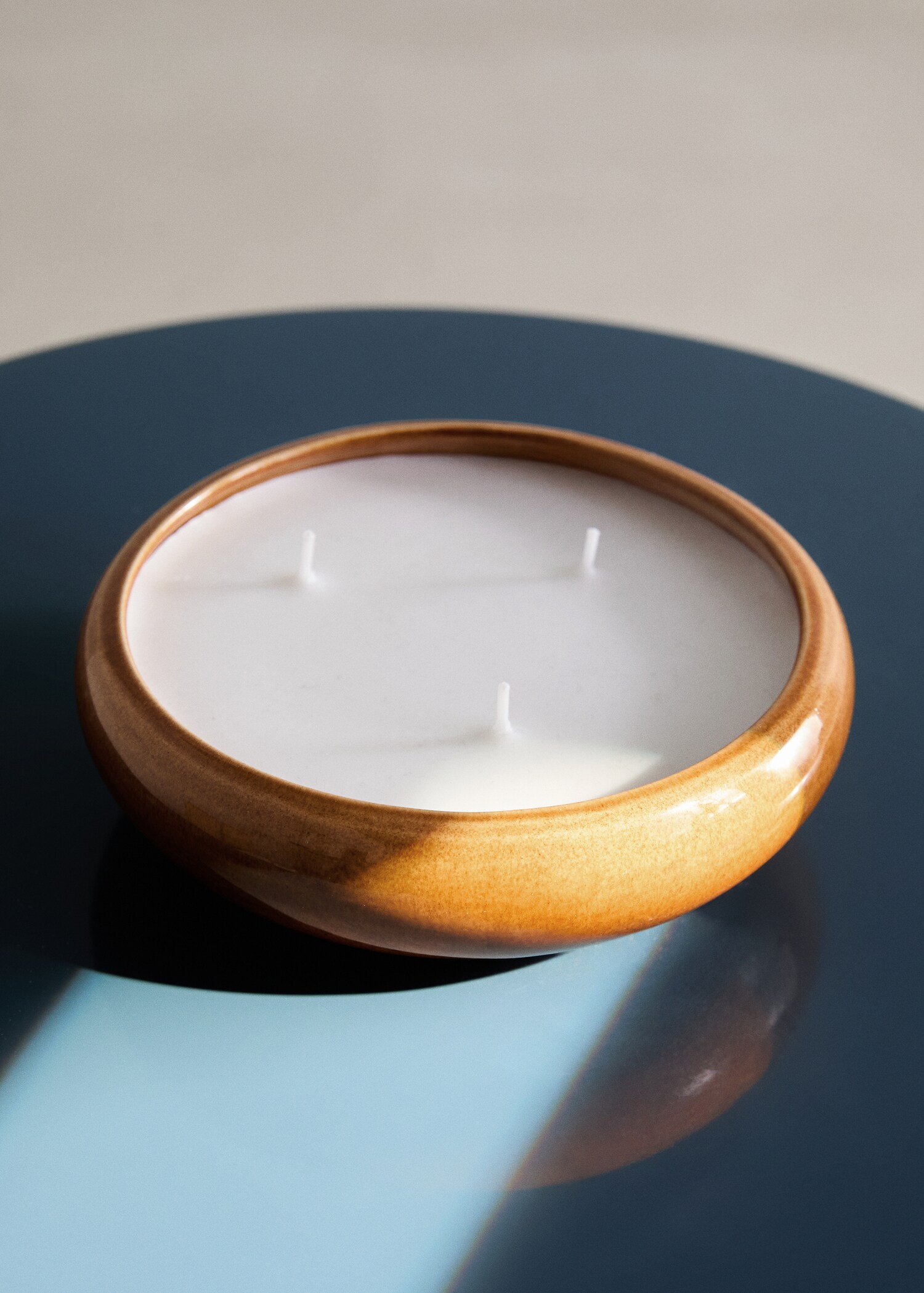 Espelma ceràmica acabat brillant petita - Pla general