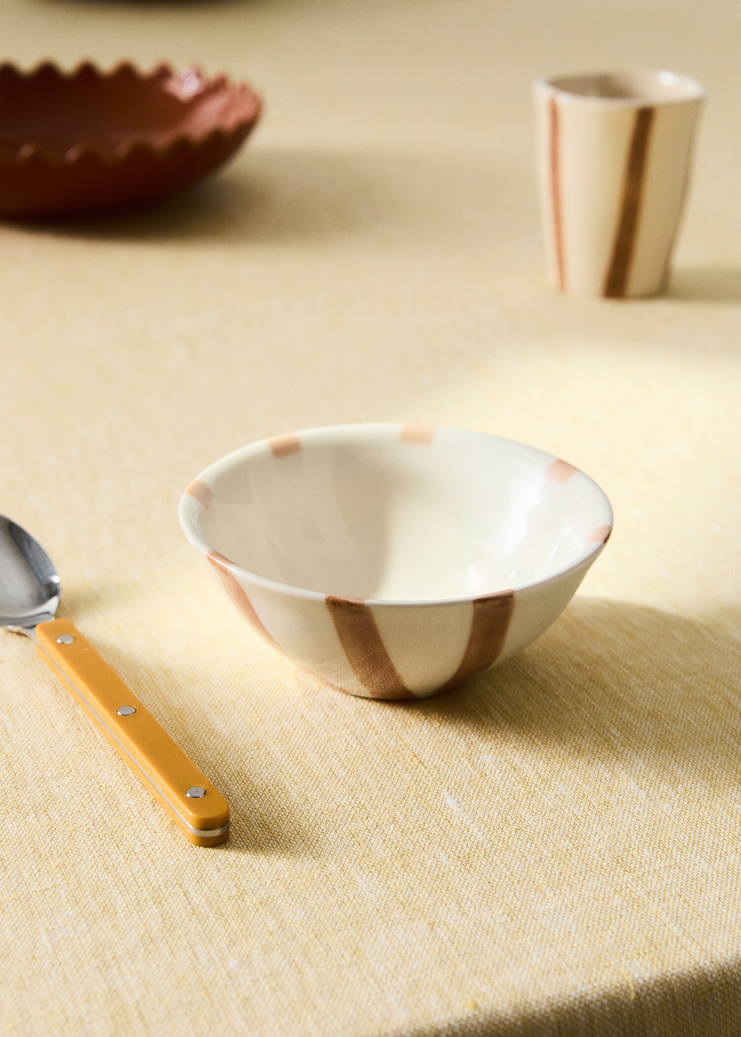 Bol en grès à rayures - Plan général