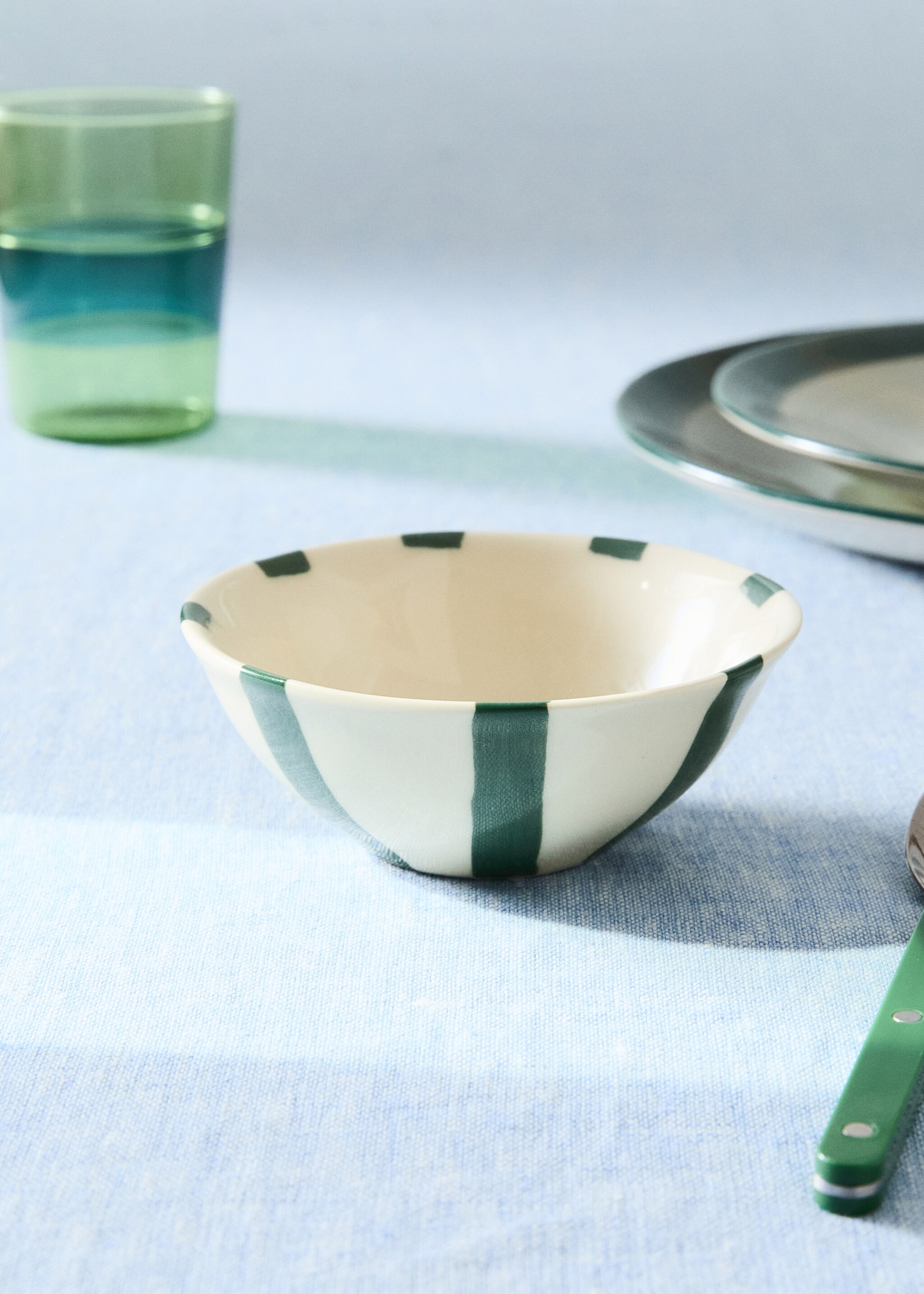 Bol en grès à rayures - Plan général, Vert forêt. Ref: 27031525-00.