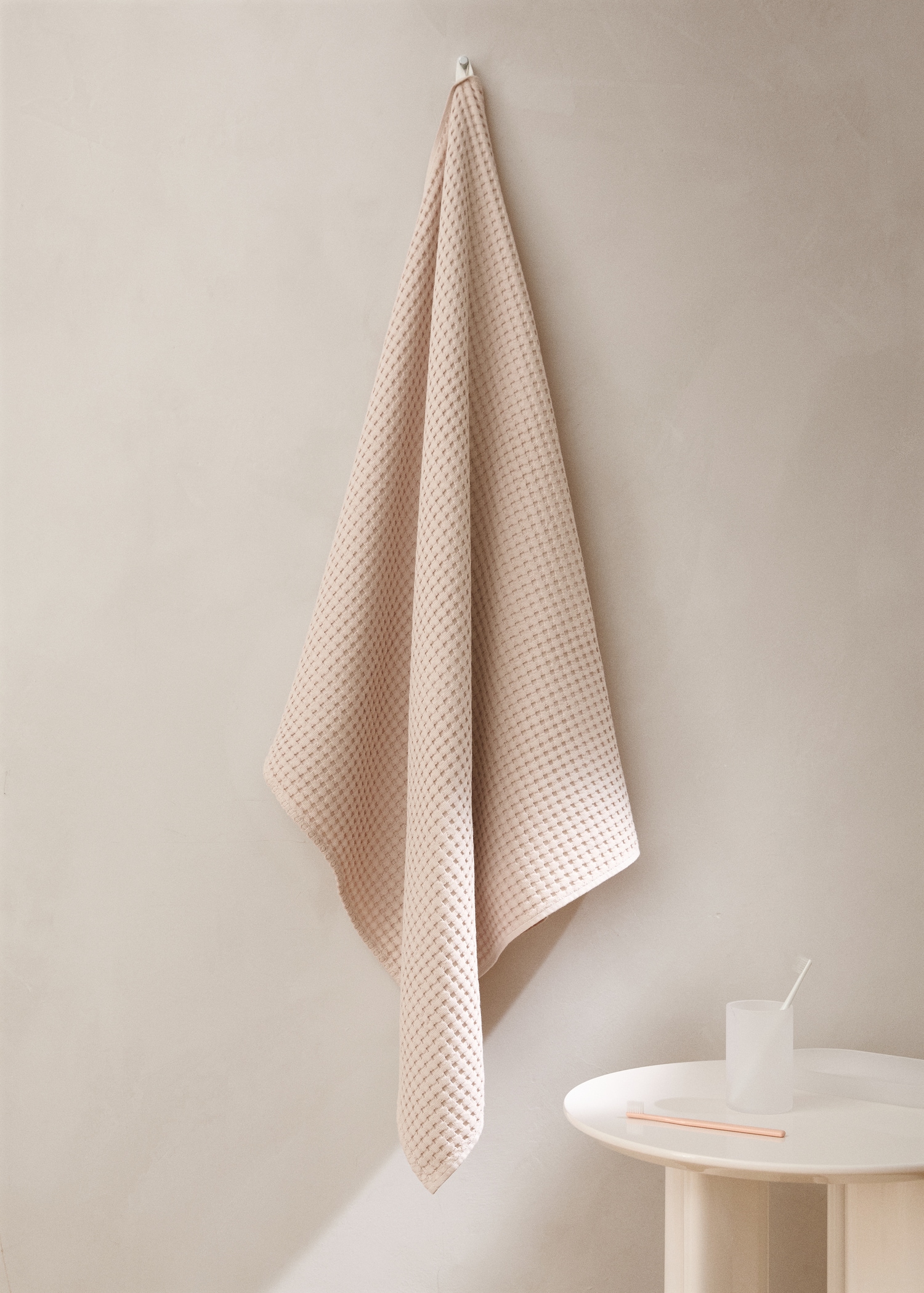 Cotton waffle bath towel - General plane