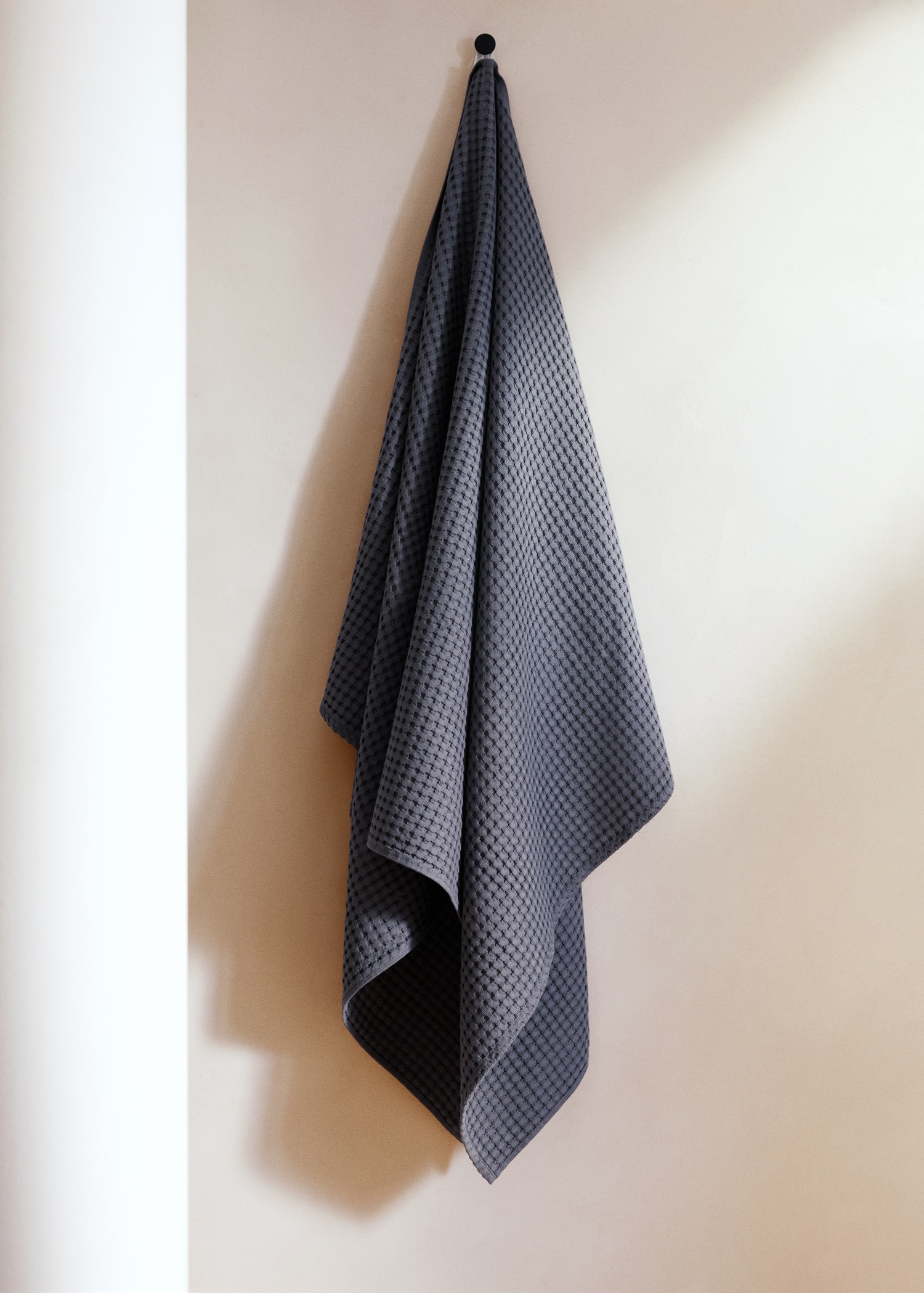 Cotton waffle bath towel - General plane