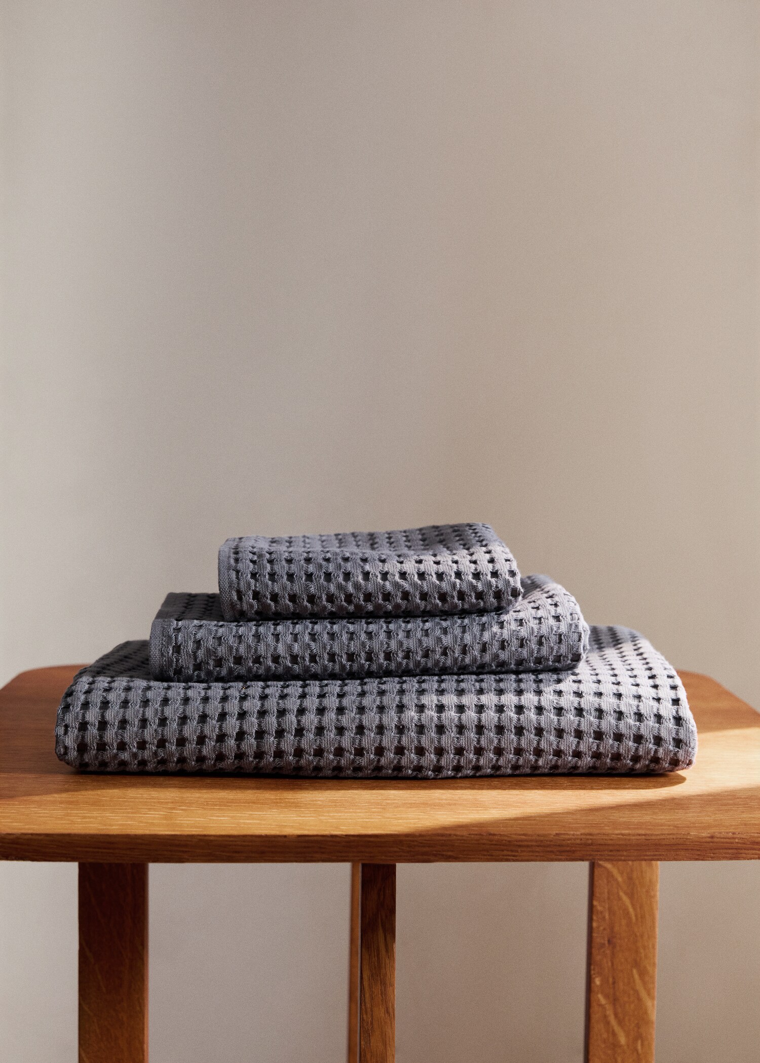 Cotton waffle washbasin towel - General plane