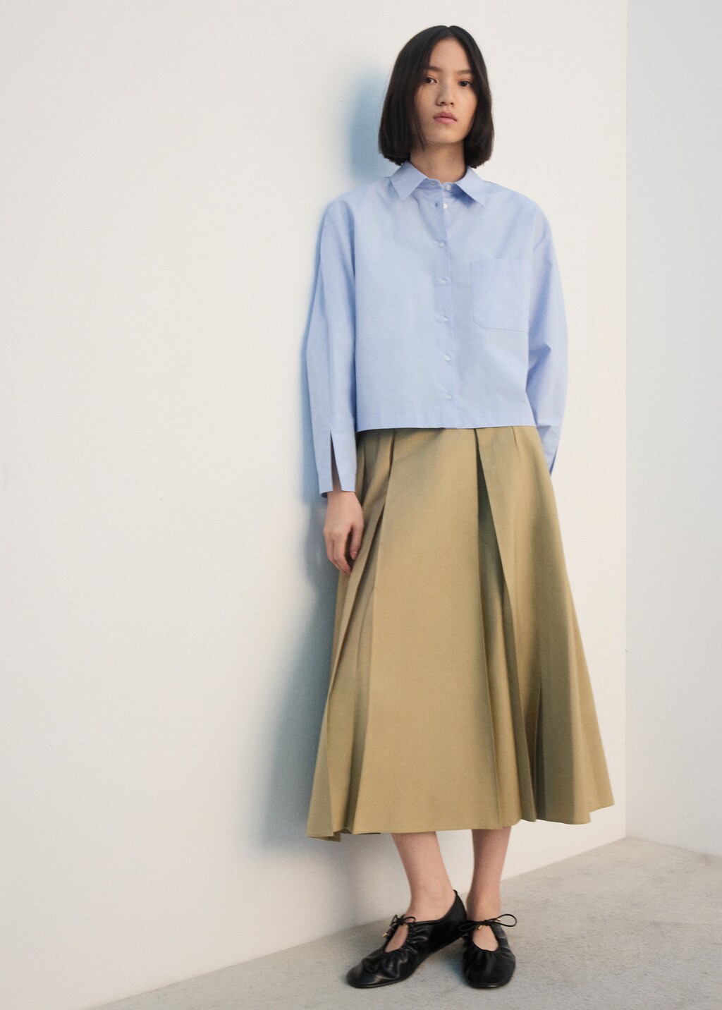Cropped shirt with pocket - image 2