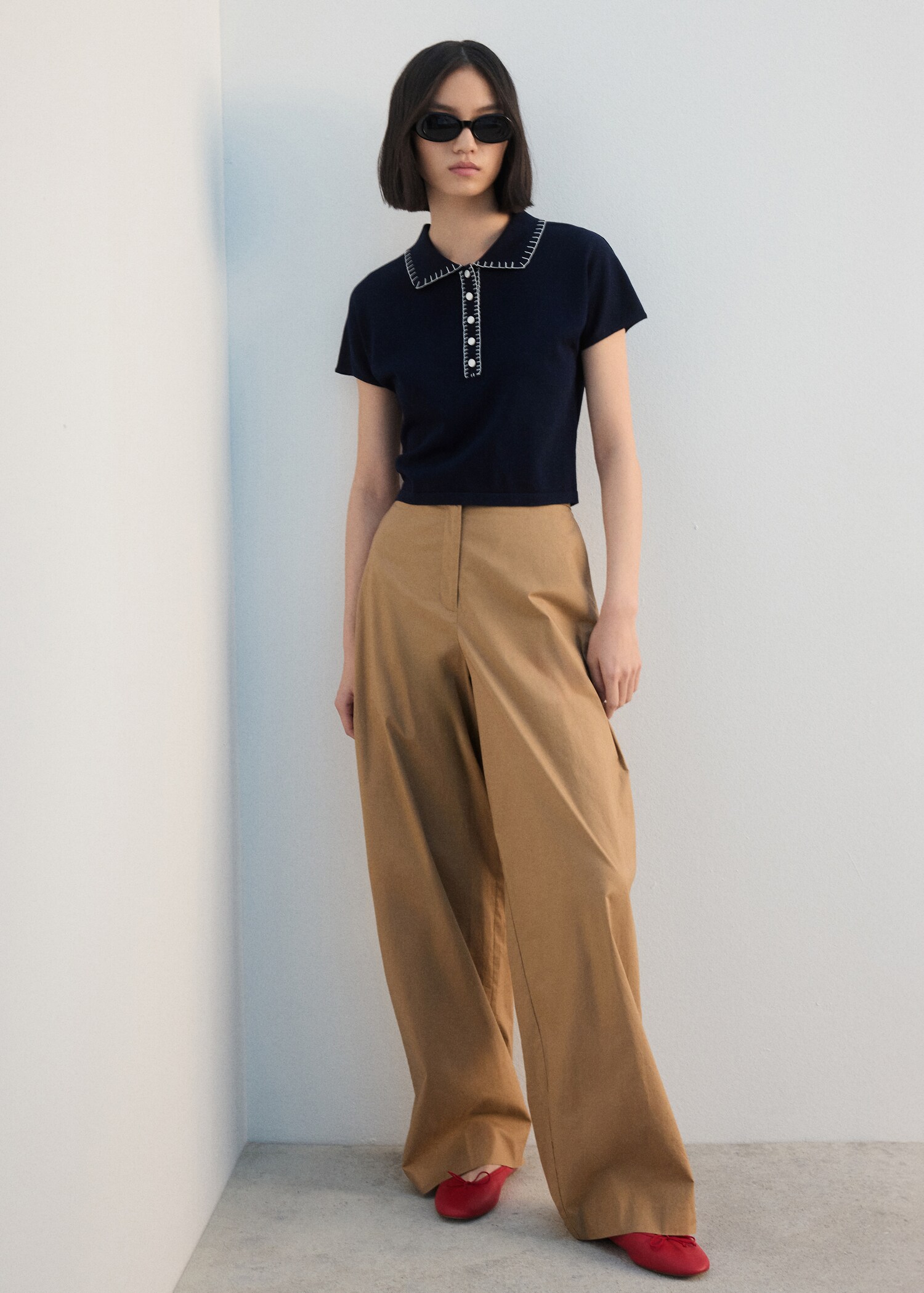 Polo neck jumper with seams - General plane