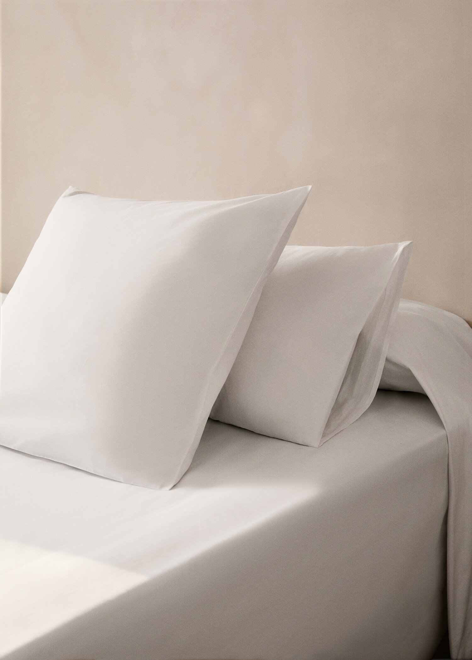 Two cotton percale pillowcases 60x60cm - General plane