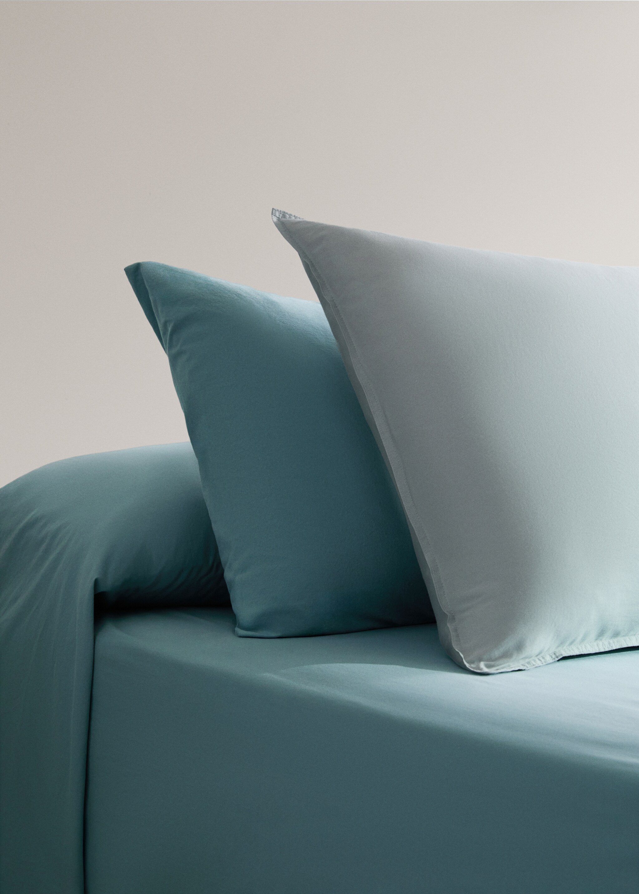 Two cotton pillowcases with tie closures 50x75 cm - General plane, Aqua Green. Ref: 27032915-00.