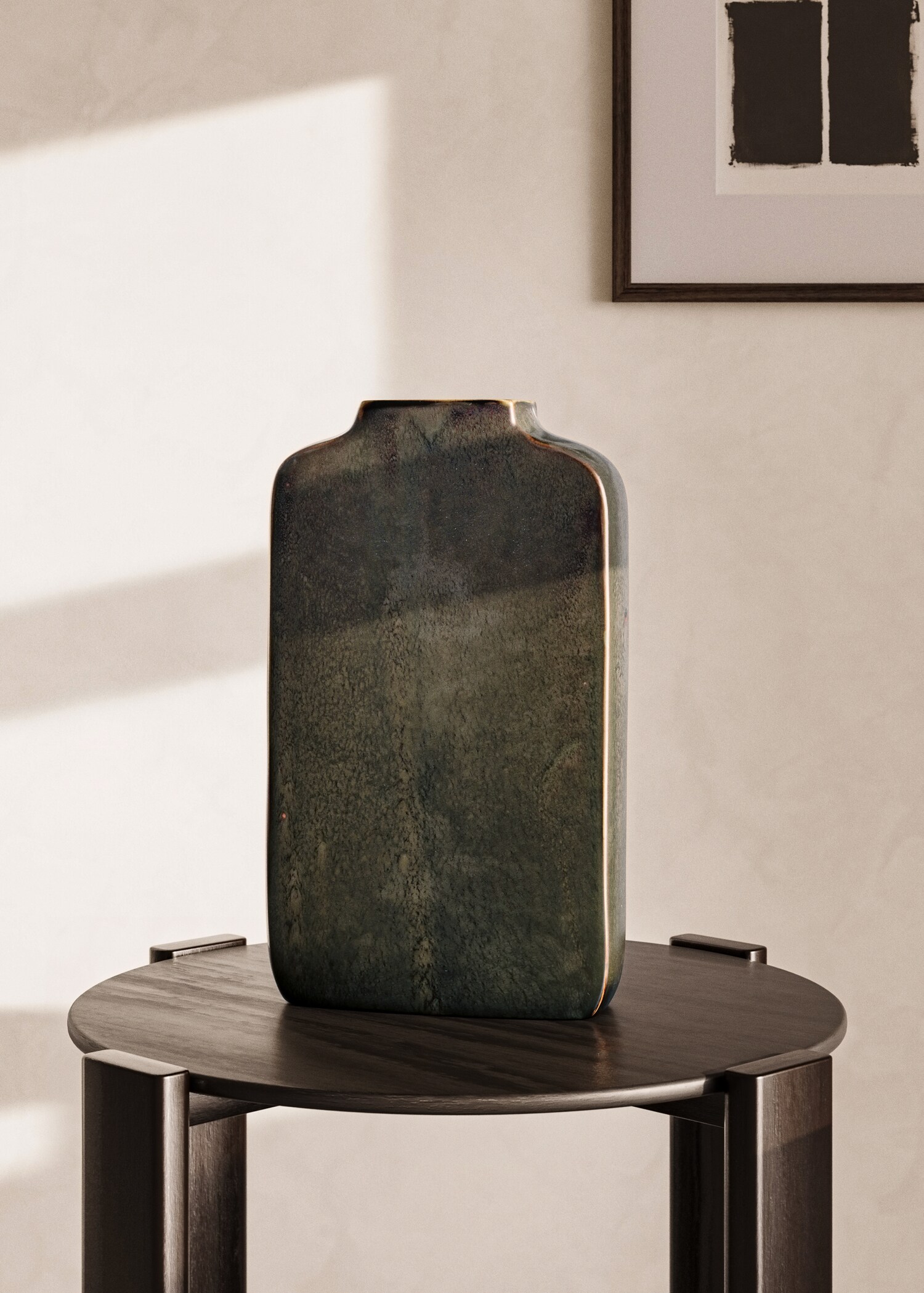 Tall reactive glaze stoneware vase - General plane