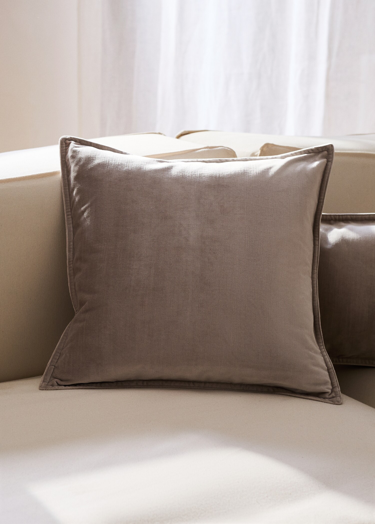 Cushion case primula - General plane