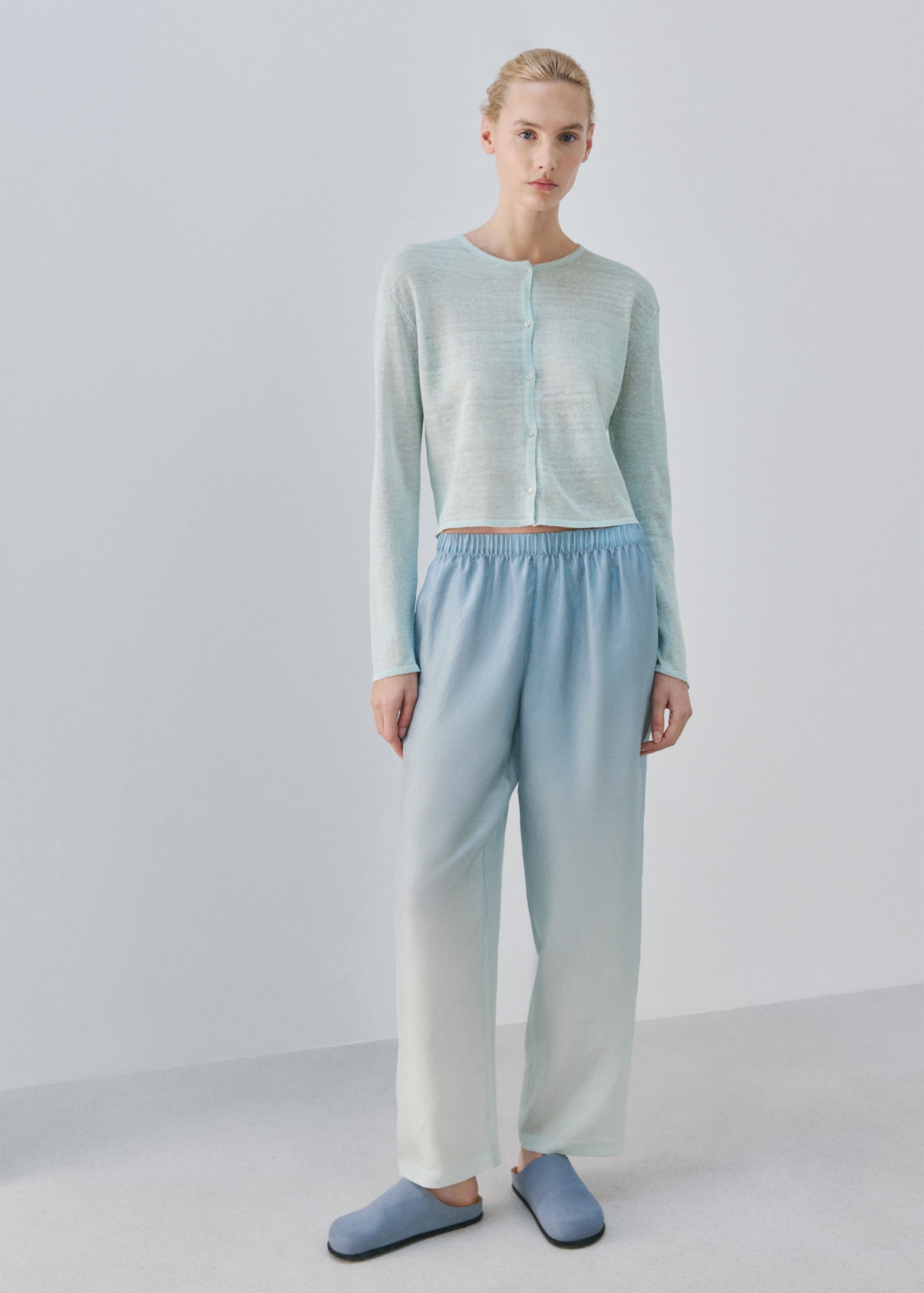 Cardigan en lin tricot fin - Plan général