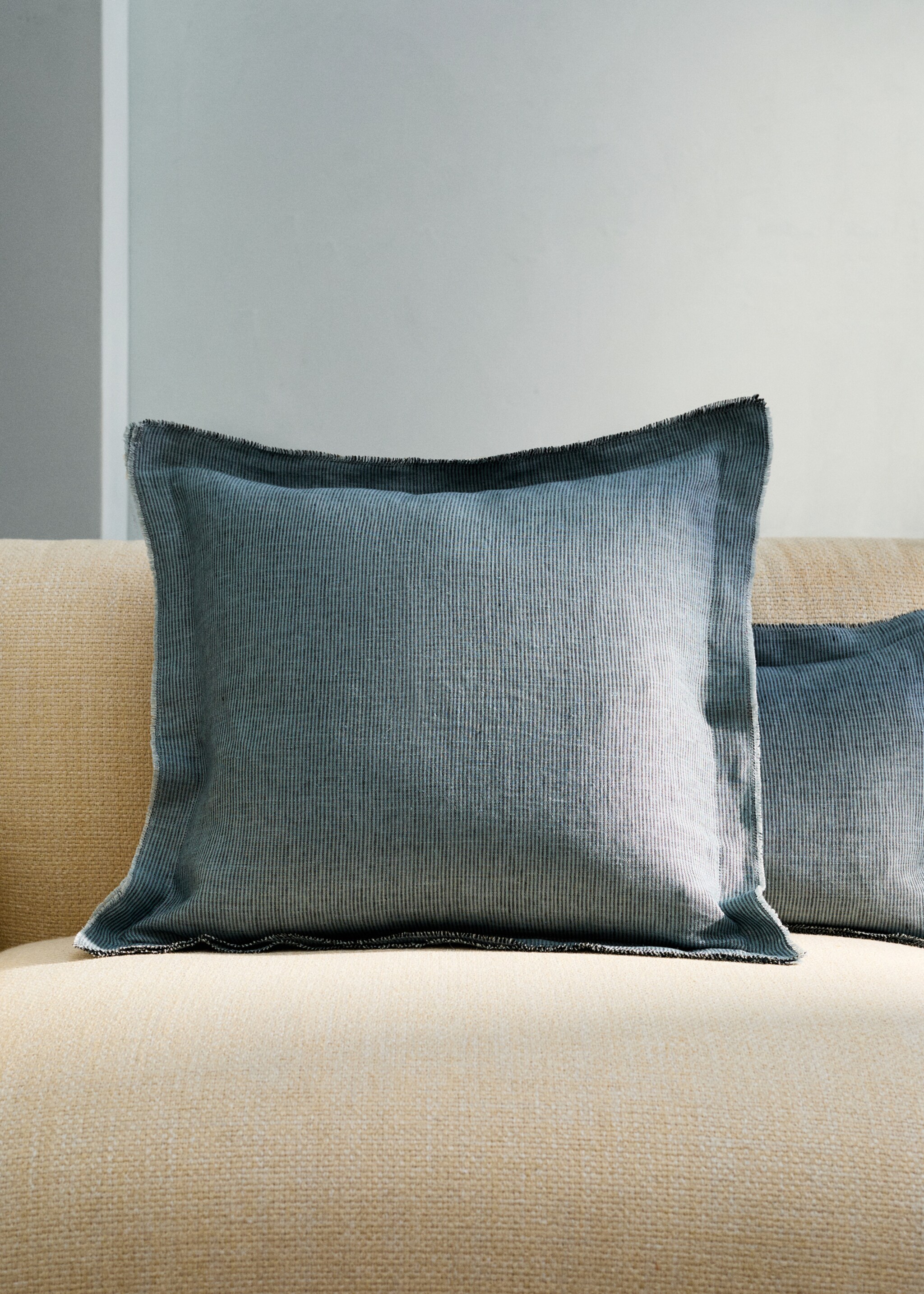 Linen cushion cover with topstitch finish 50x50 cm - General plane, Green. Ref: 27033317-00.