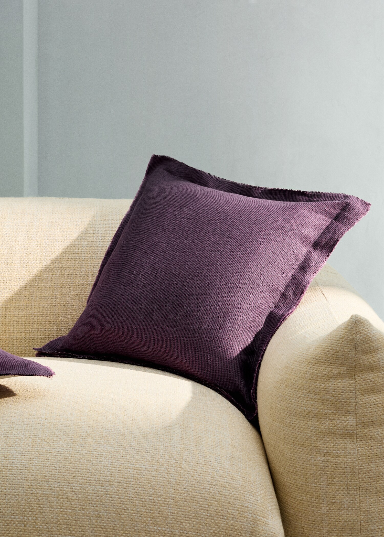 Linen cushion cover with topstitch finish 50x50 cm - General plane