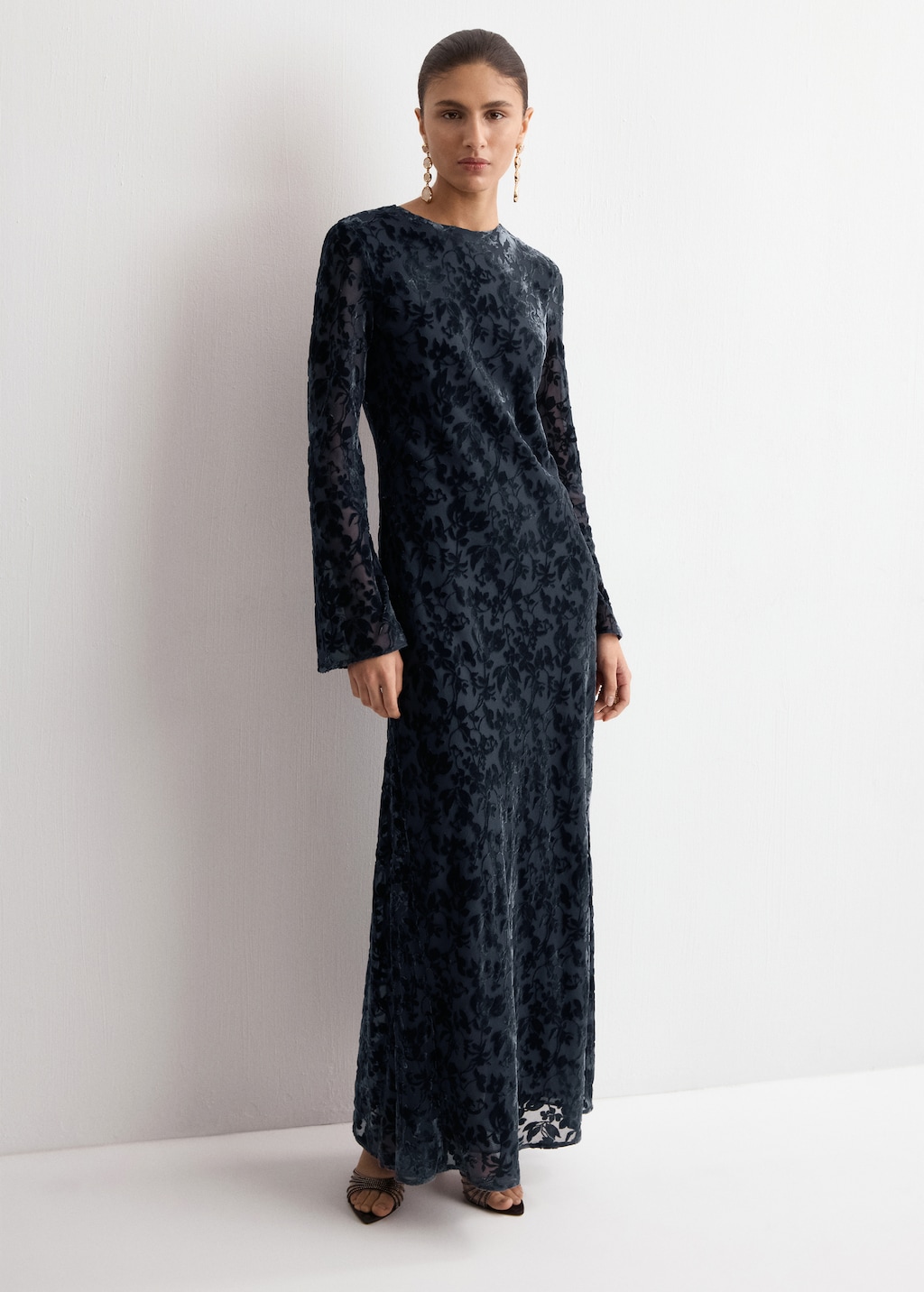 Devor dress with bell sleeves