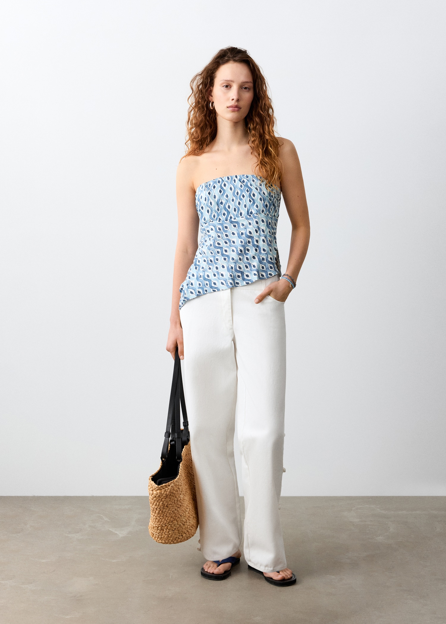 Асиметричний принтований топ - Загальний план