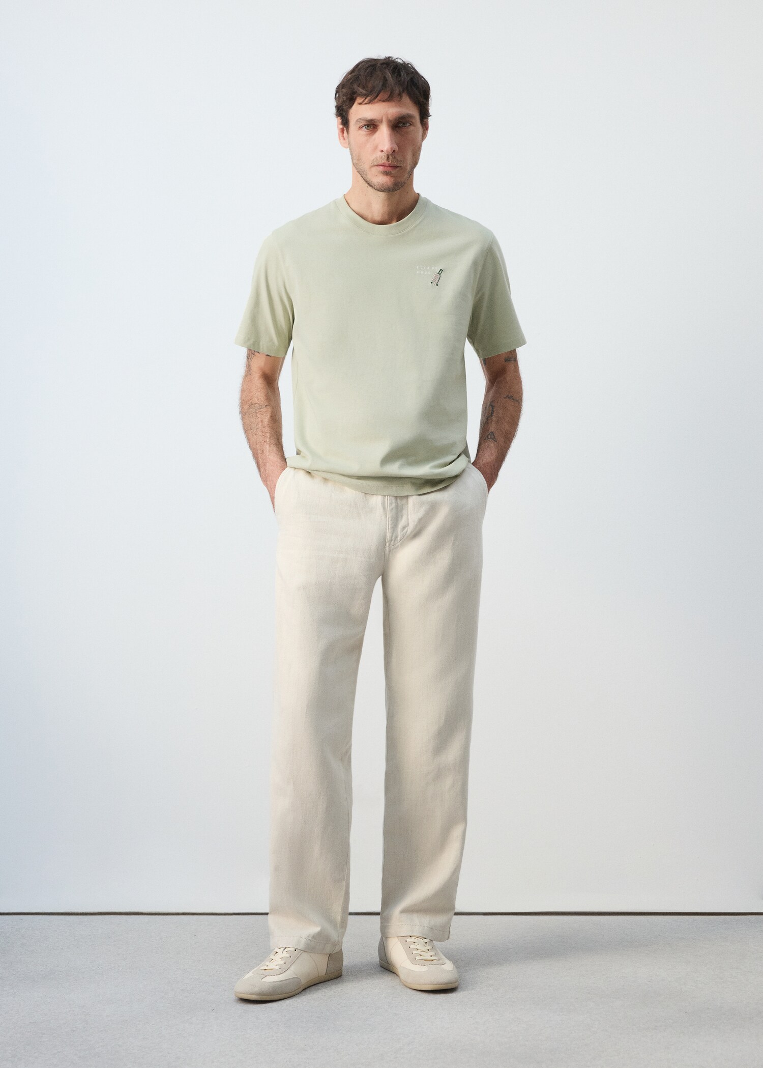 100% cotton t-shirt with embroidered detail - General plane