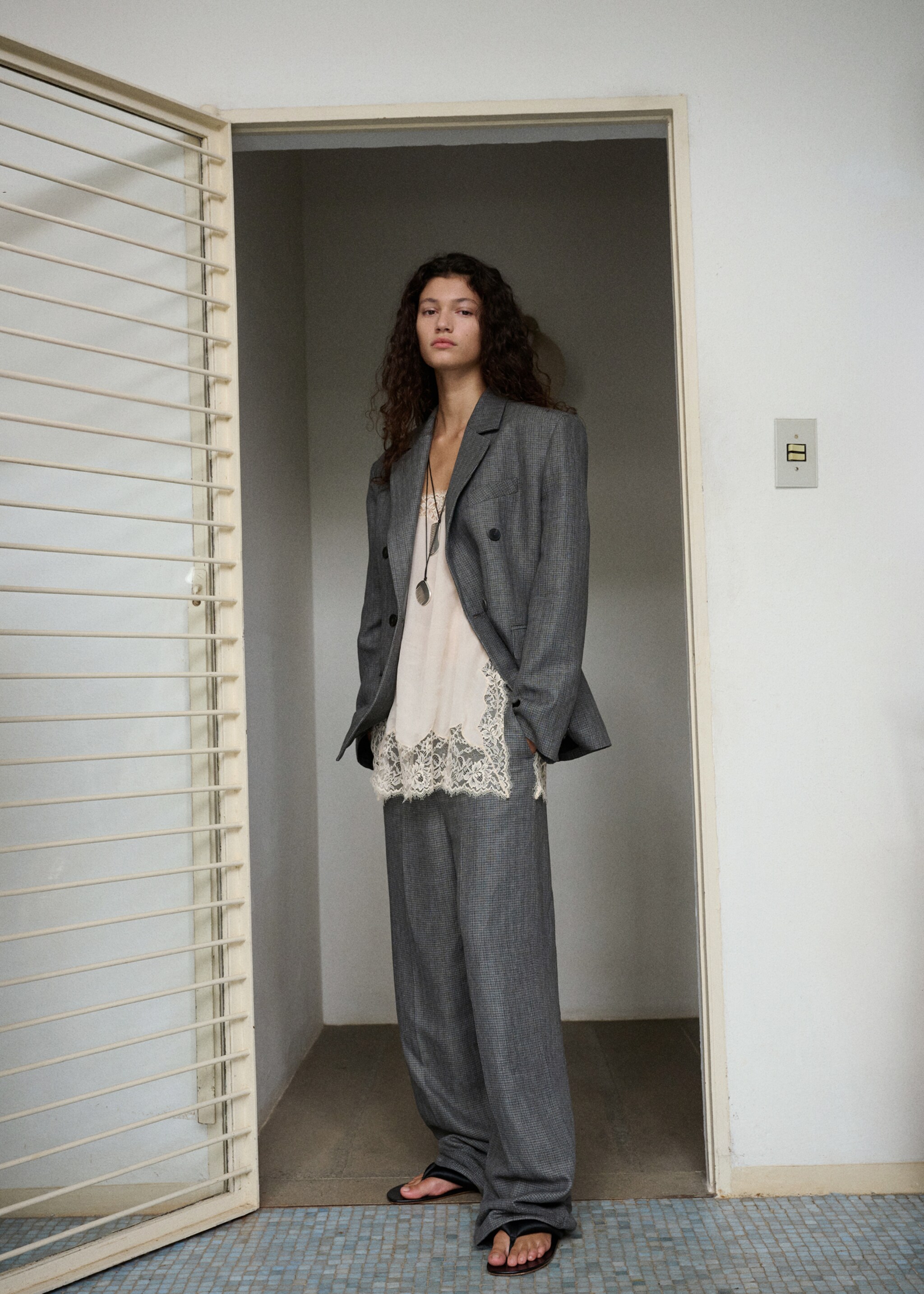 Двубортный костюмный пиджак с меланжевым эффектом - Общий план, Черный. Ref: 27037800-00.