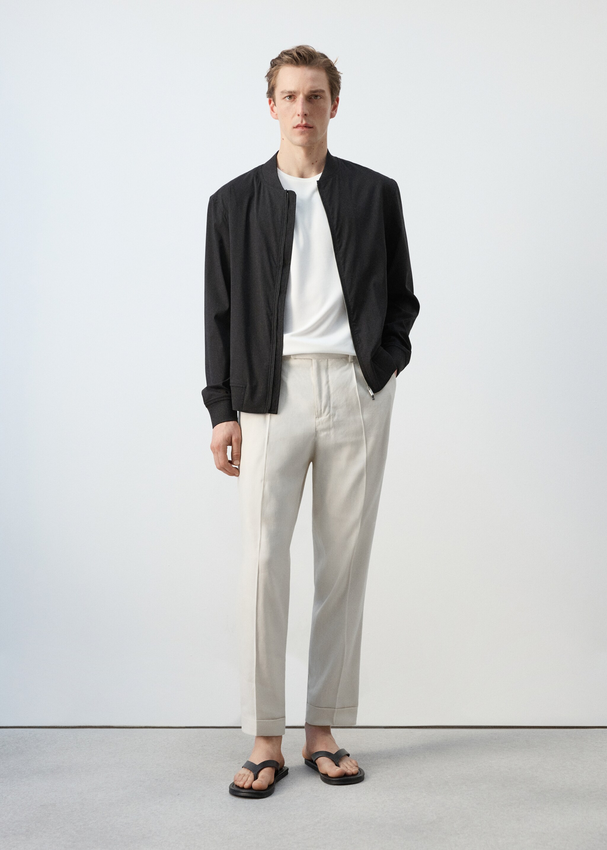 T-shirt slim-fit manches courtes - Plan général, Blanc. Ref: 27037911-00.