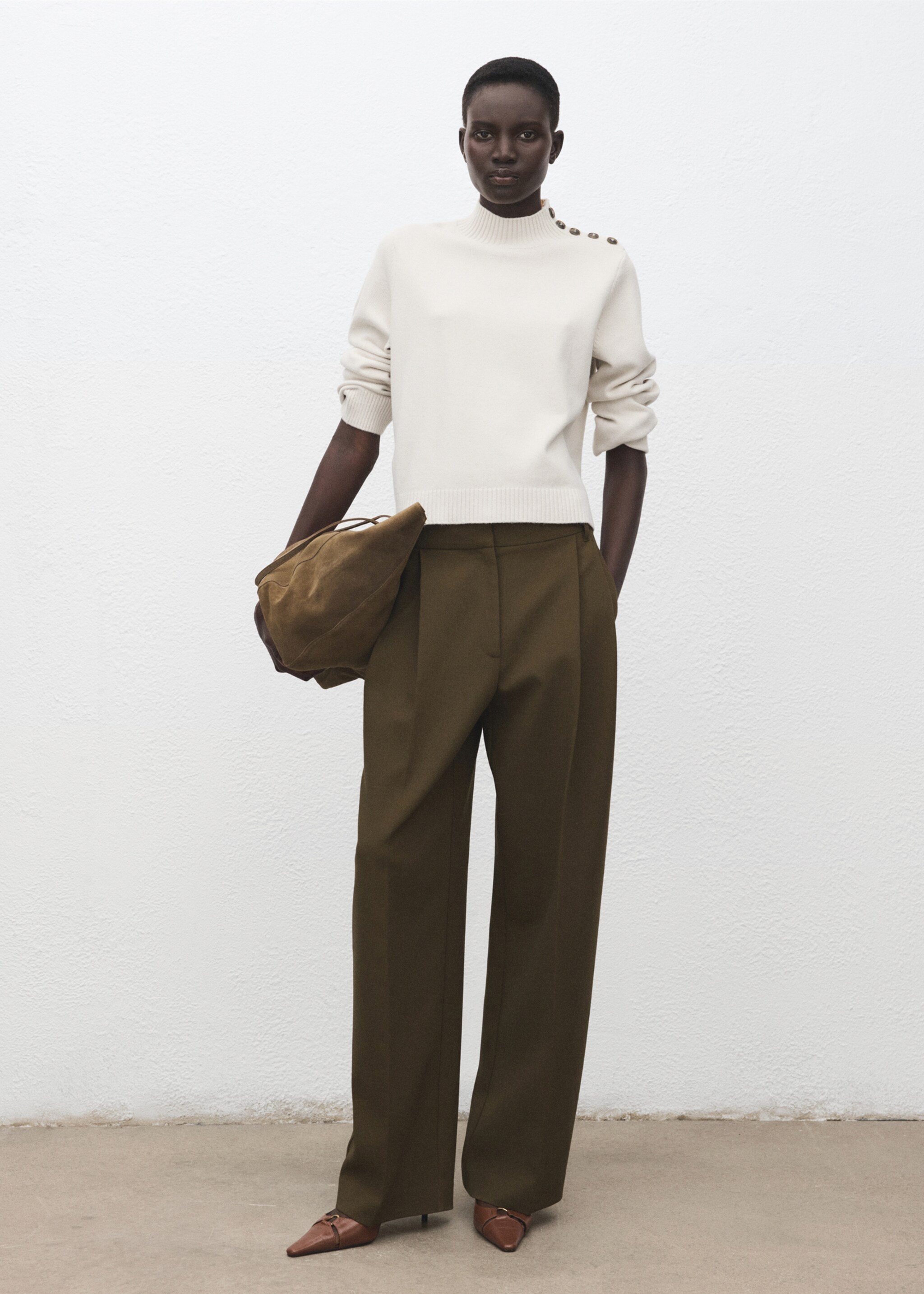 Pull col cheminée à boutons - Plan général, Écru. Ref: 27041218-00.