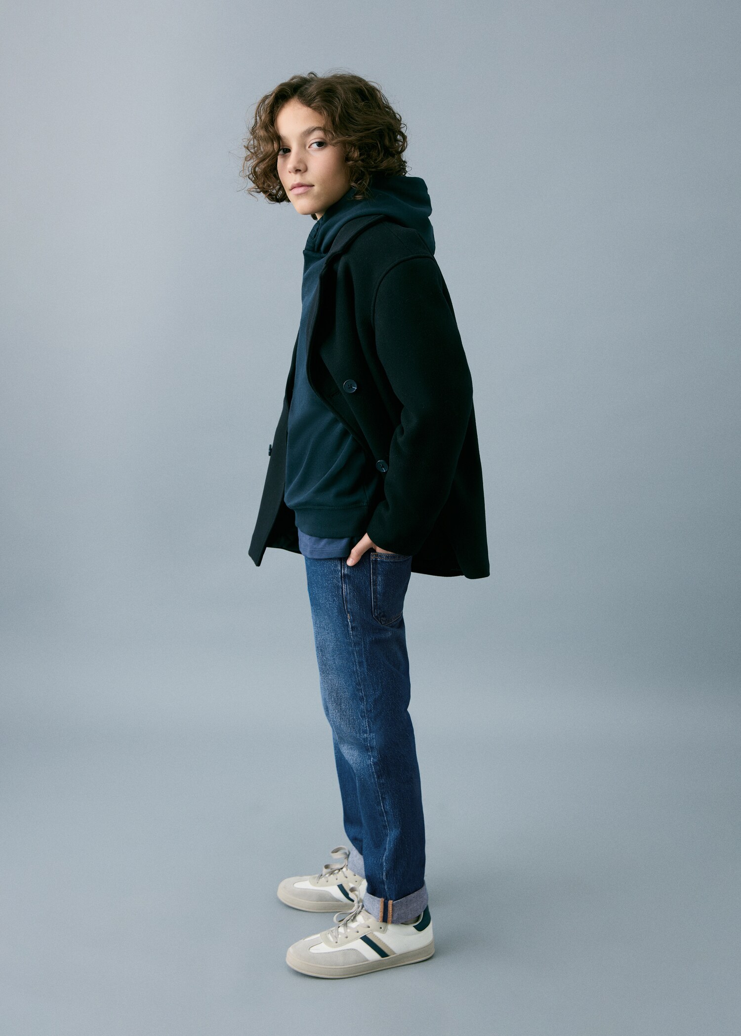 Turned-up straight jeans - General plane