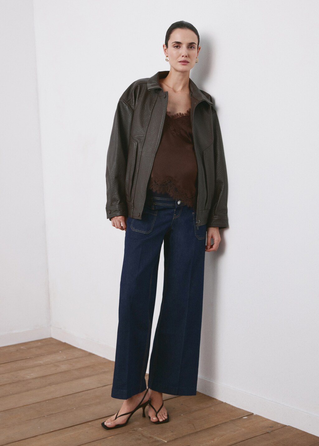 Wide leg maternity jeans with pockets