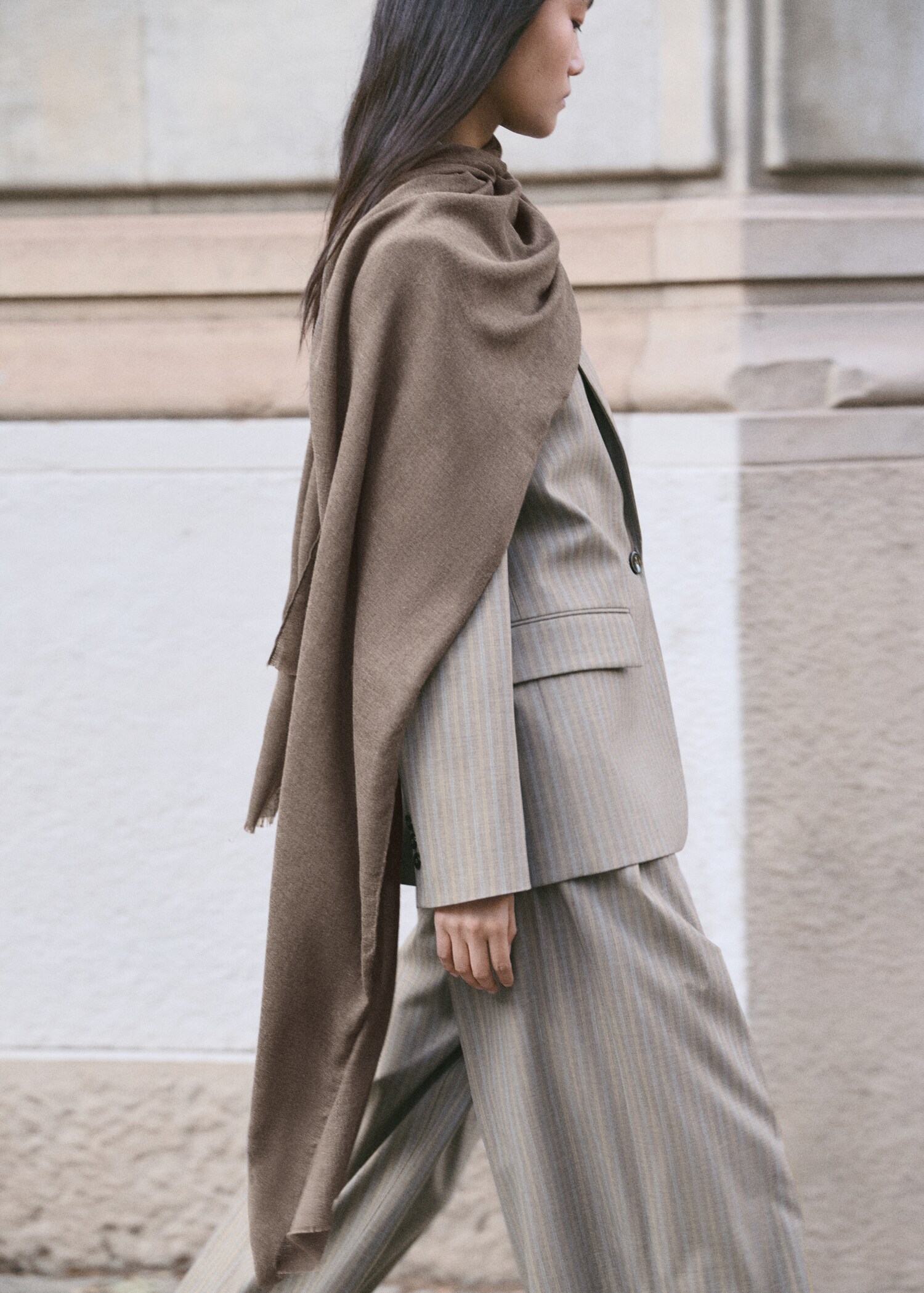 Frayed edge scarf - General plane