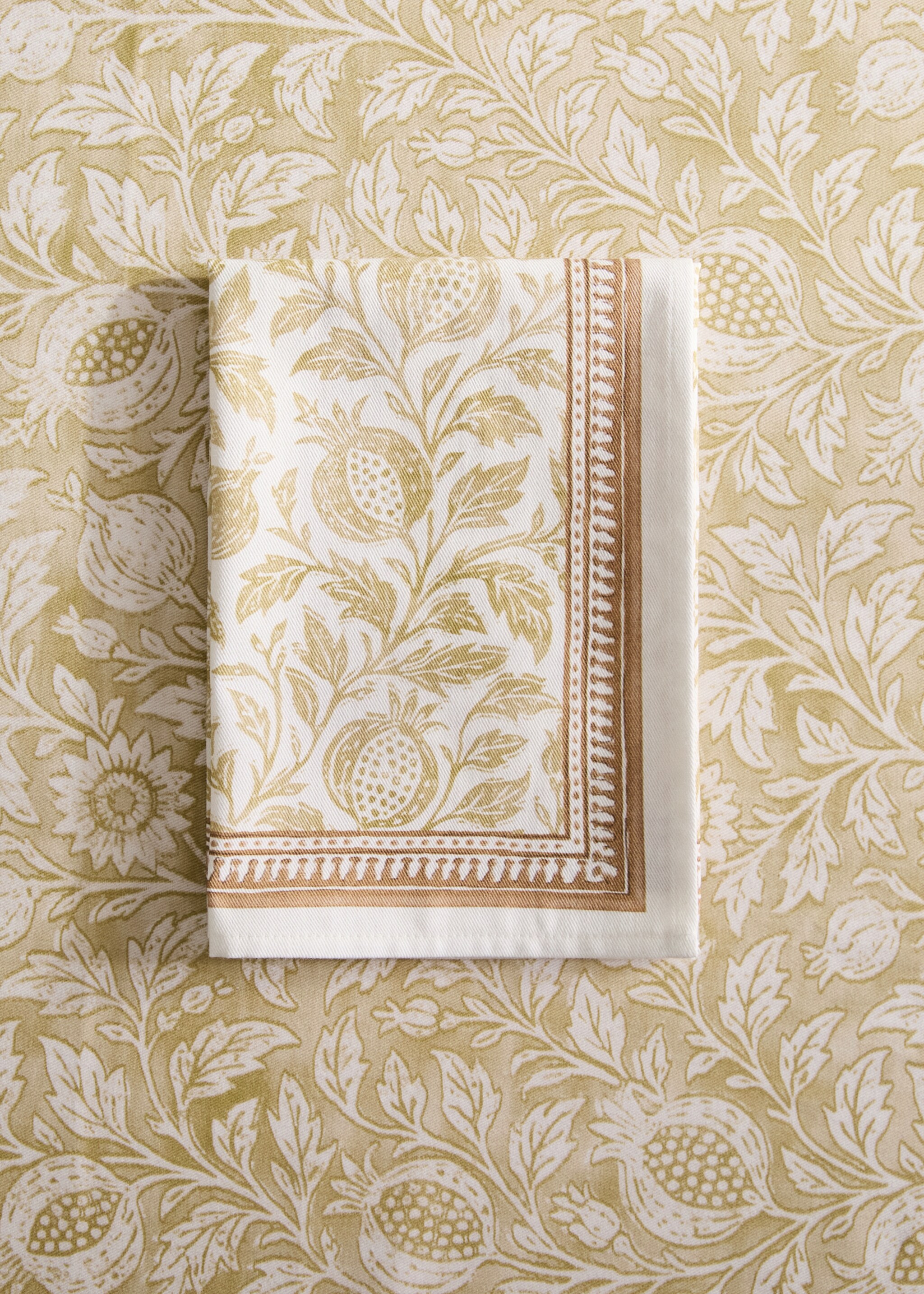 Baumwollserviette im Blockprint-Stil - Allgemeine Ansicht, Gelb. Ref: 27041533-00.