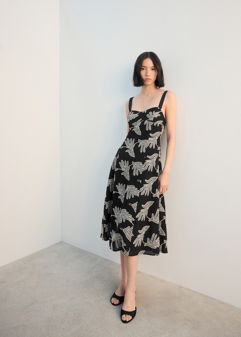 Floral embroidery dress