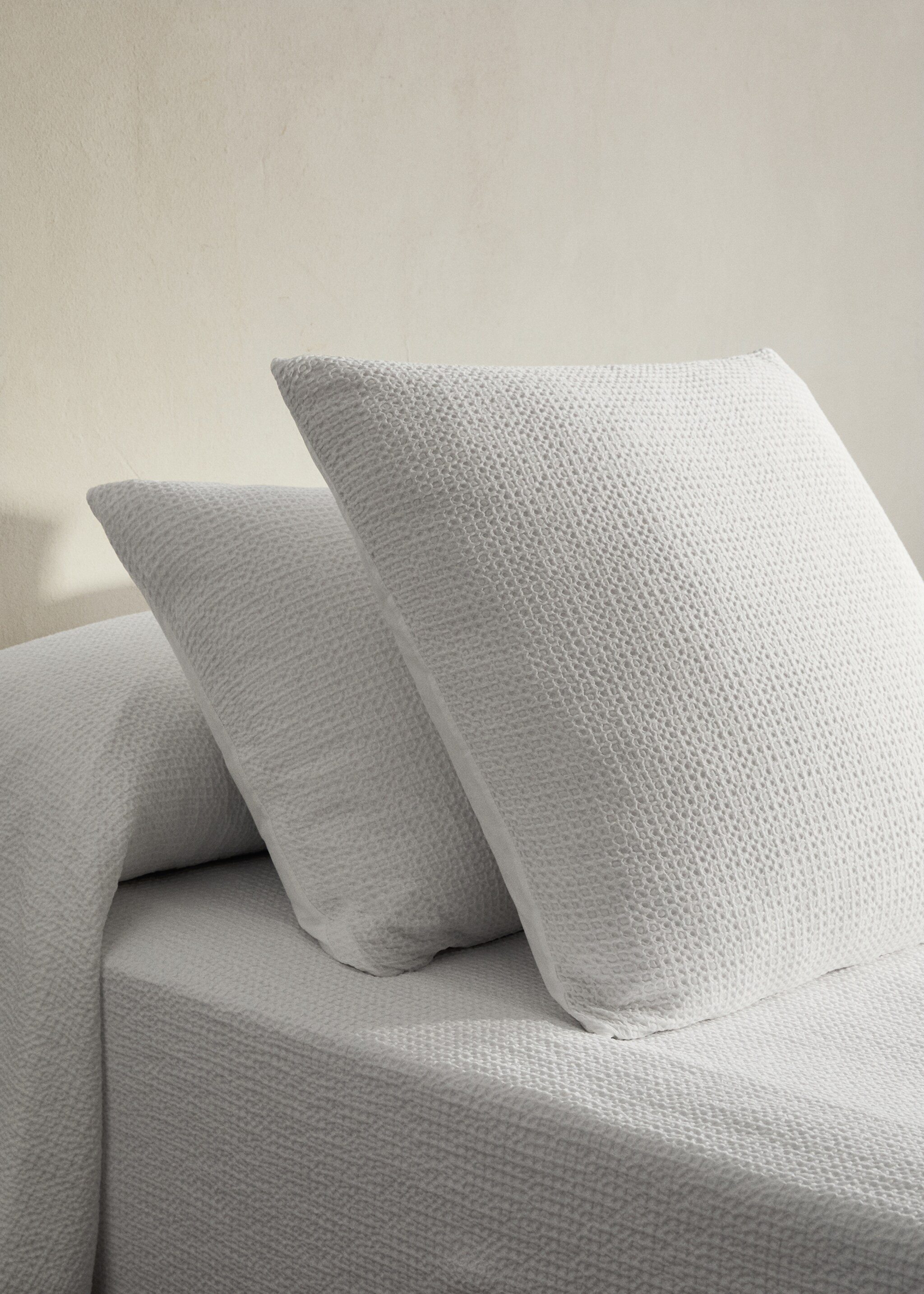 Two cotton waffle percale pillowcases 50x75 cm - General plane, White. Ref: 27042906-00.