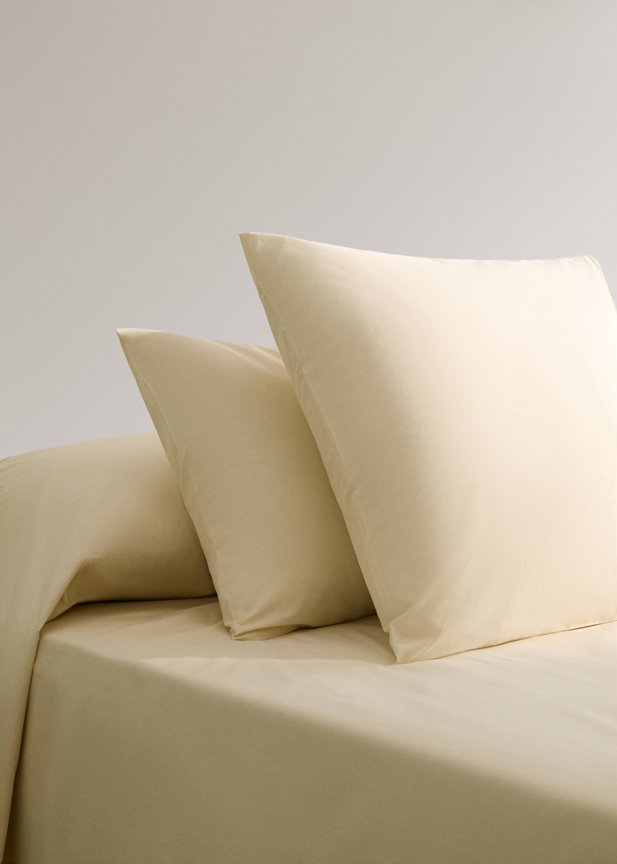 Two 200-thread count percale cotton pillowcases 50x75cm - General plane, Pastel Yellow. Ref: 27042917-00.