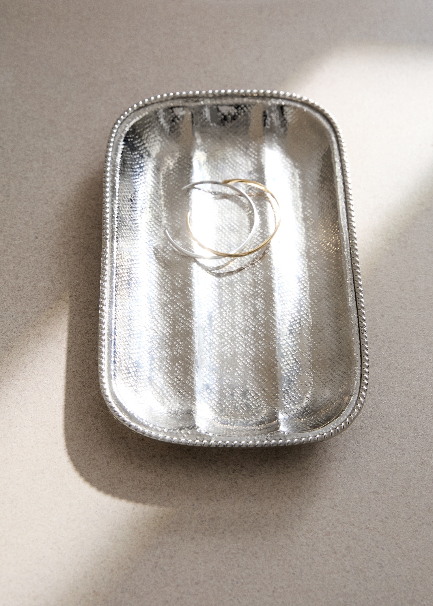 Rectangular brass bathroom tray - General plane