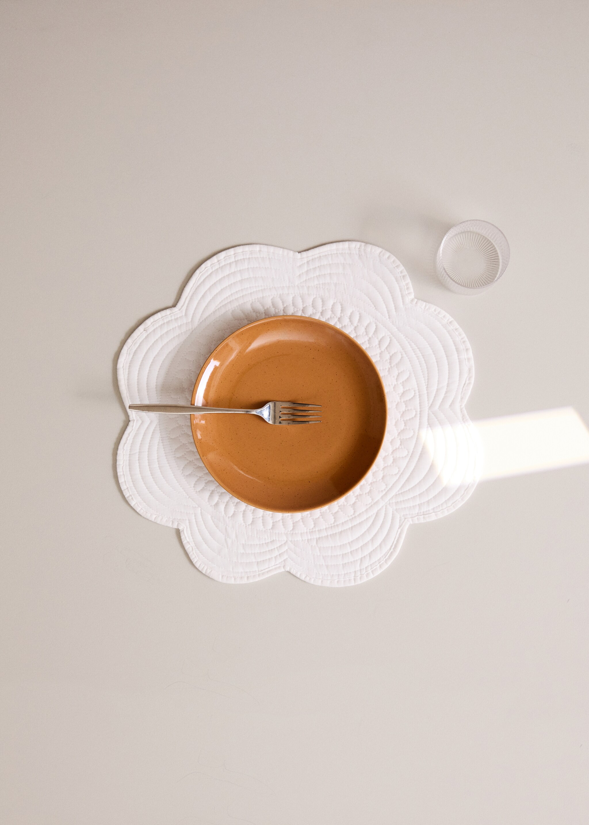 Quilted flower-shaped table mat - General plane, White. Ref: 27043291-00.