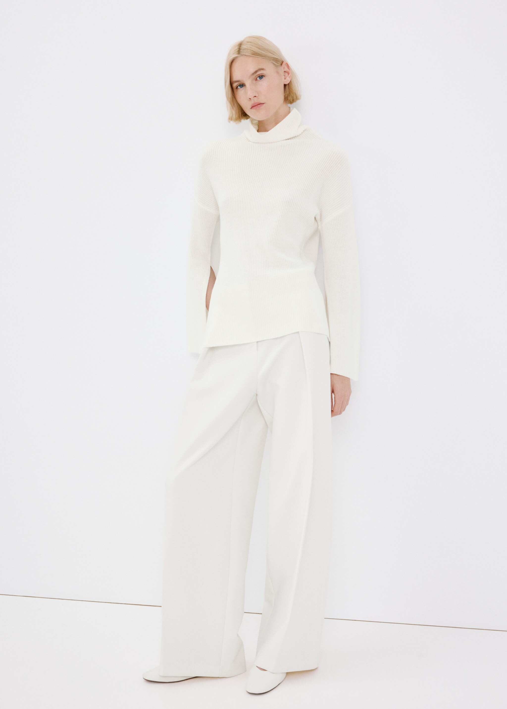 Pull-over maille col montant - Plan général, Blanc cassé. Ref: 27043299-00.