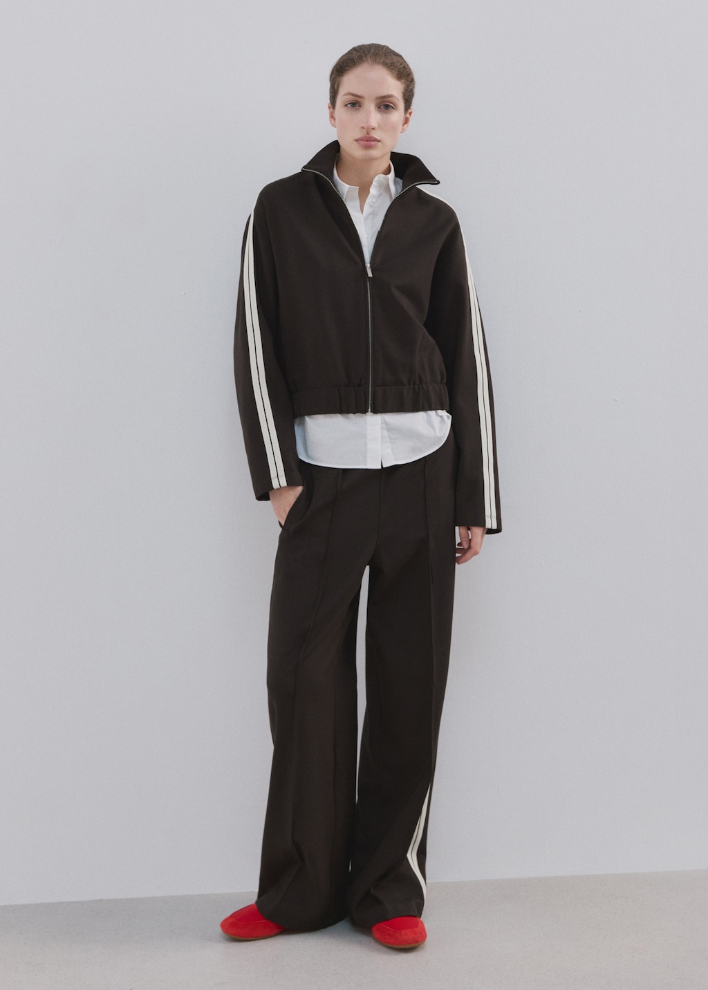 Contrast striped sweatshirt - image 2