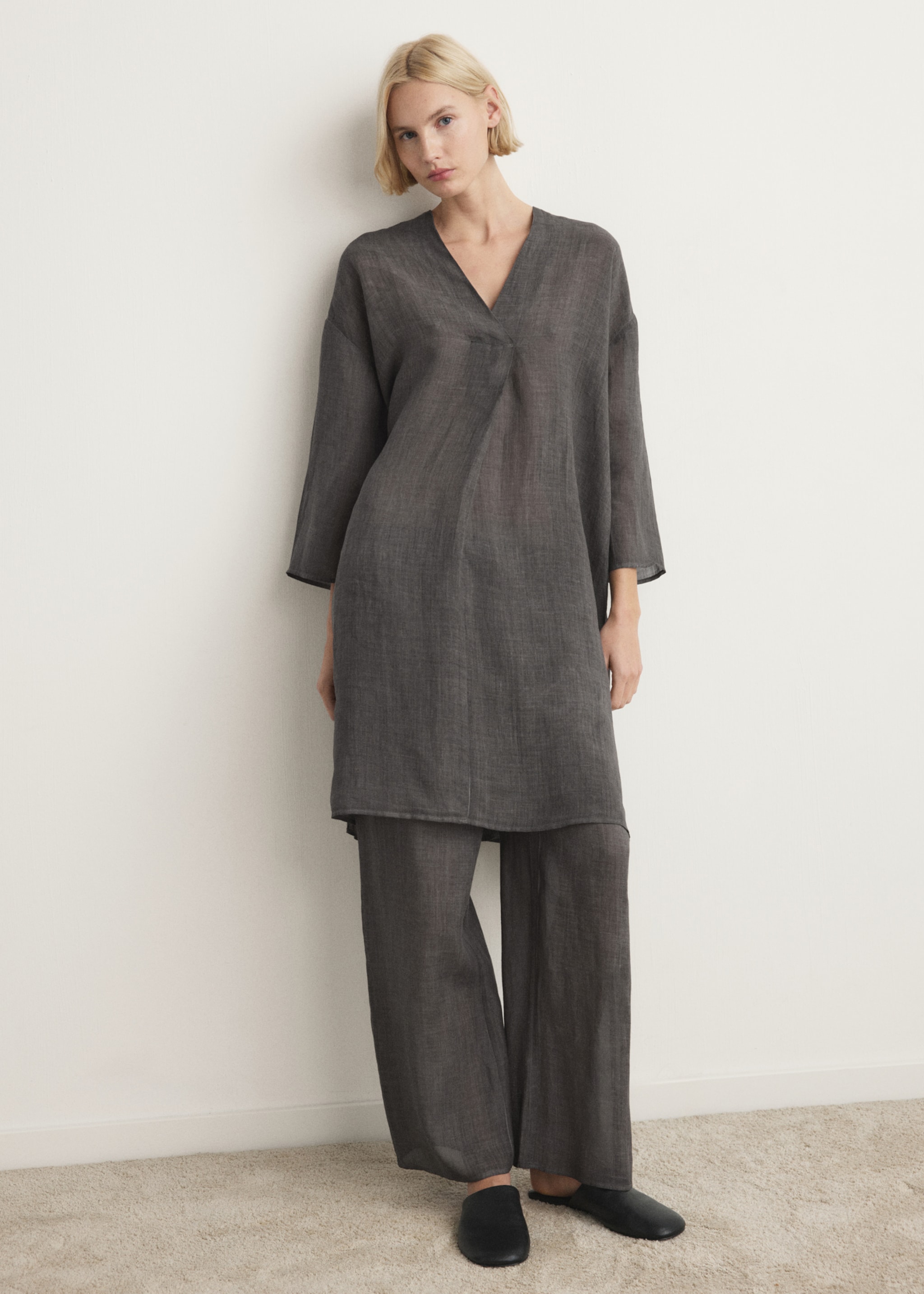 100% ramie trousers with an overdyed effect - General plane, Charcoal. Ref: 27043321-00.