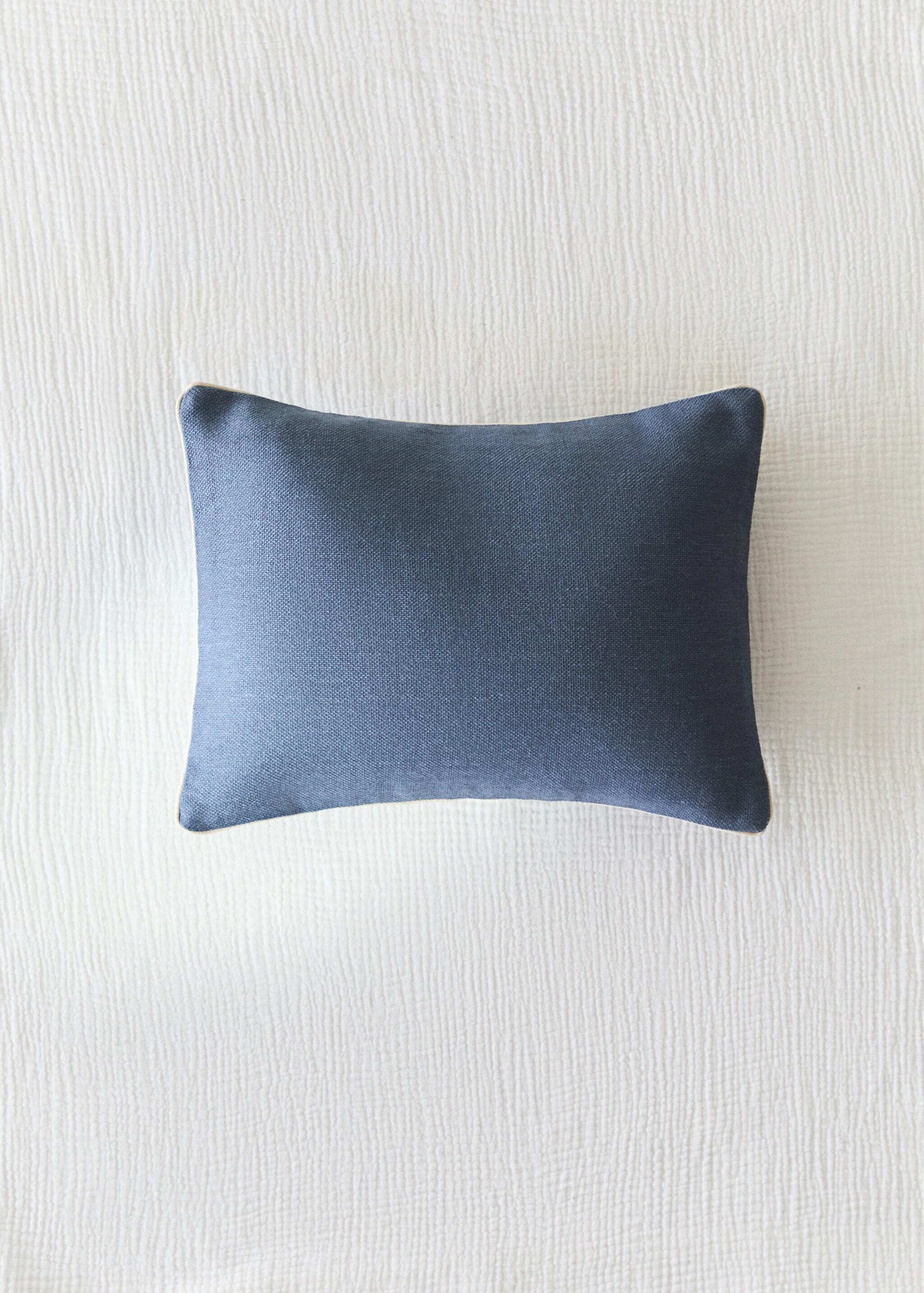 Piped cushion cover 30x40cm - General plane, Indigo Blue. Ref: 27044057-00.